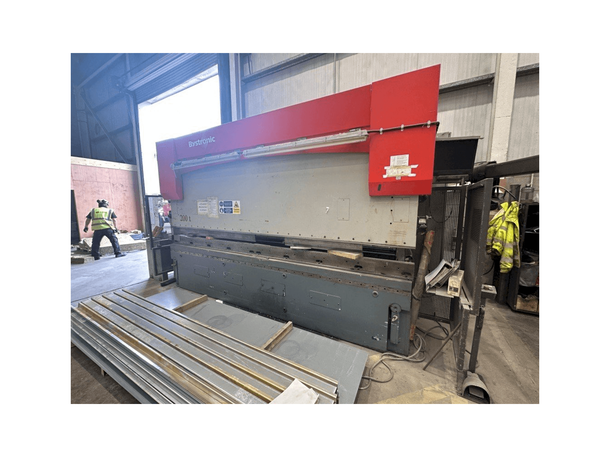 Вид станка Bystronic PR 200 x 4100 спереди