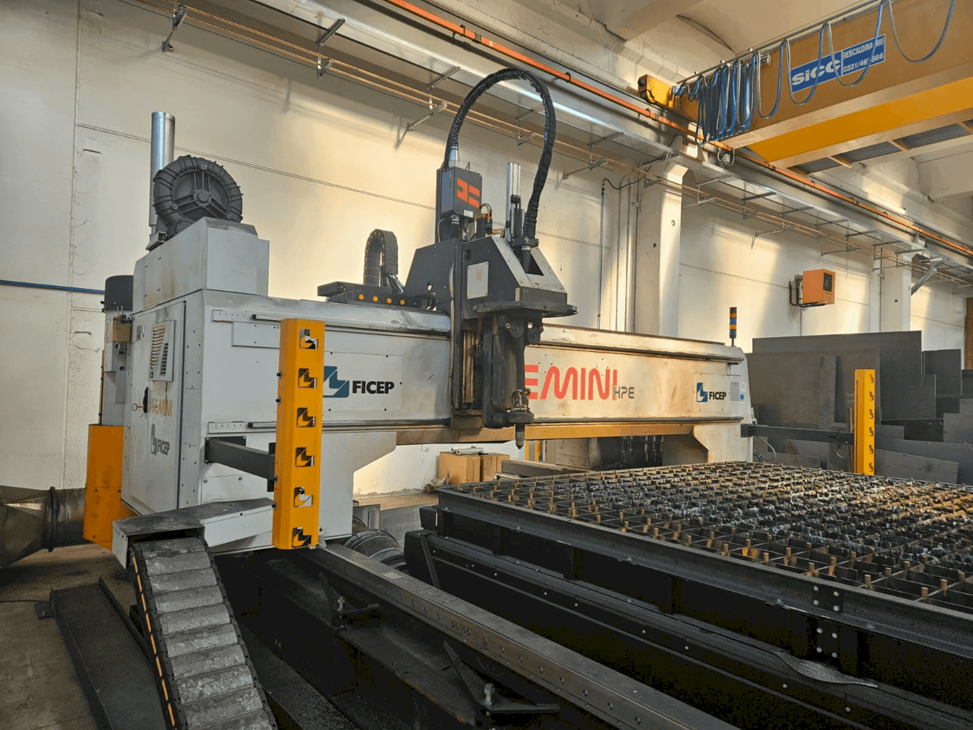 Вид станка FICEP GEMINI G32 HPE спереди