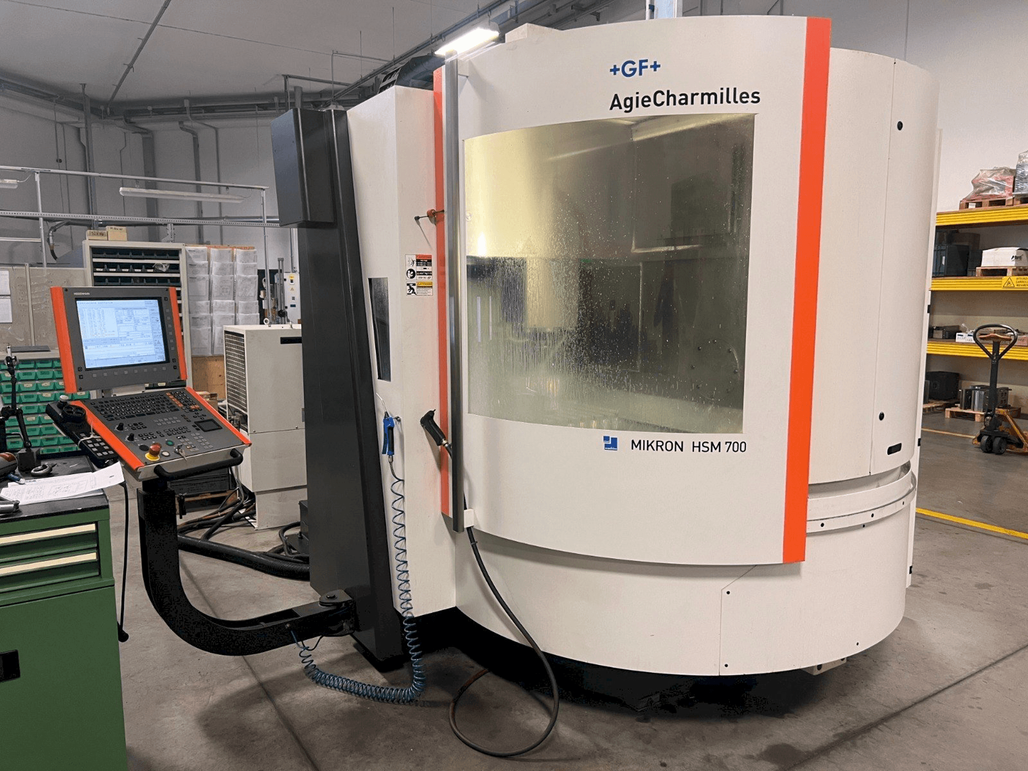 Вид станка AgieCharmilles MIKRON HSM 700 спереди