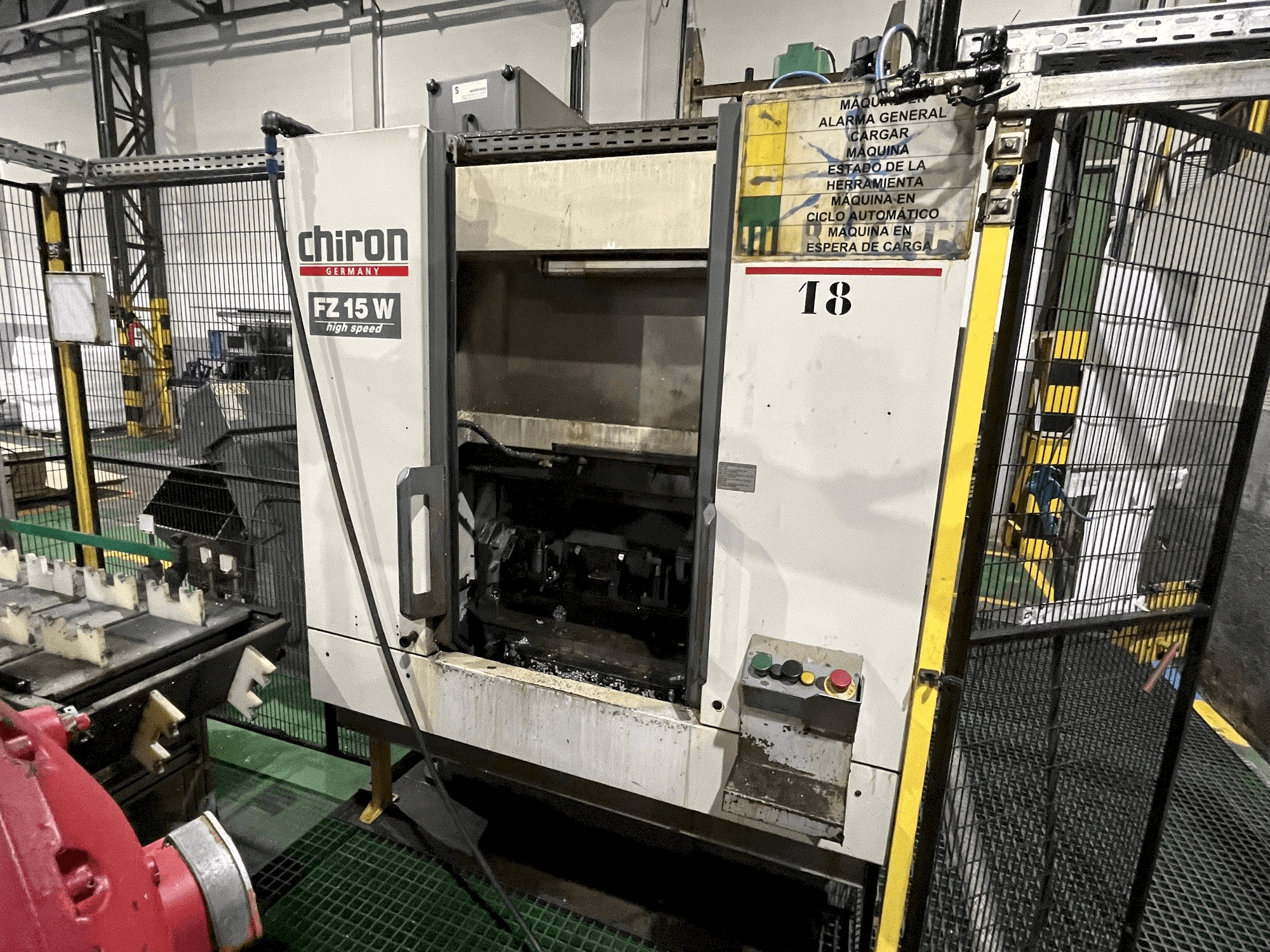 Вид станка CHIRON FZ15W спереди