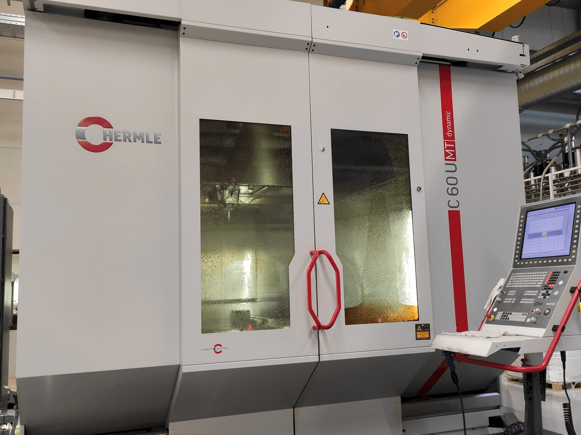 Вид станка HERMLE C 60 U MT спереди