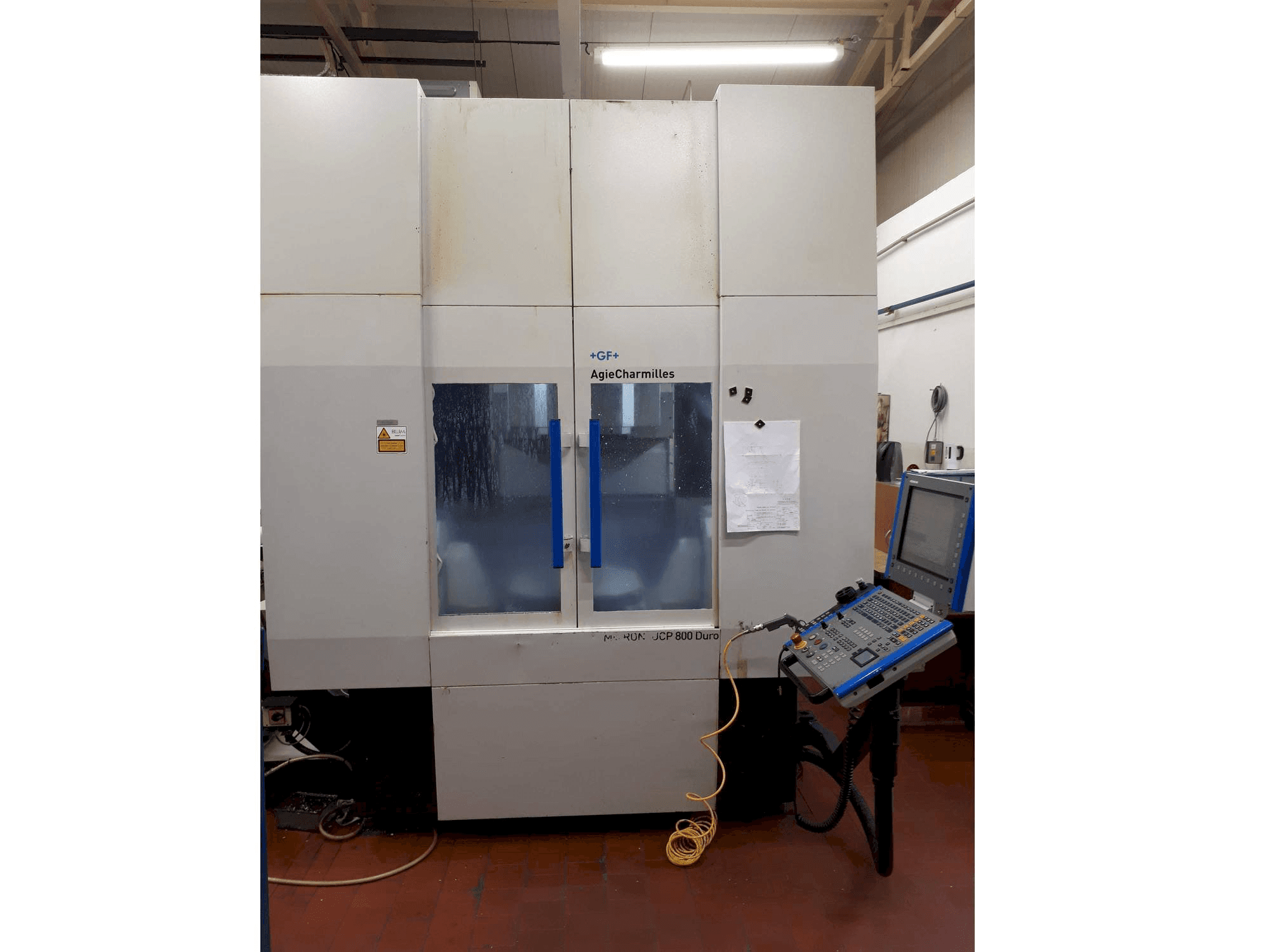 Вид станка GF Mikron UCP 800 Duro спереди