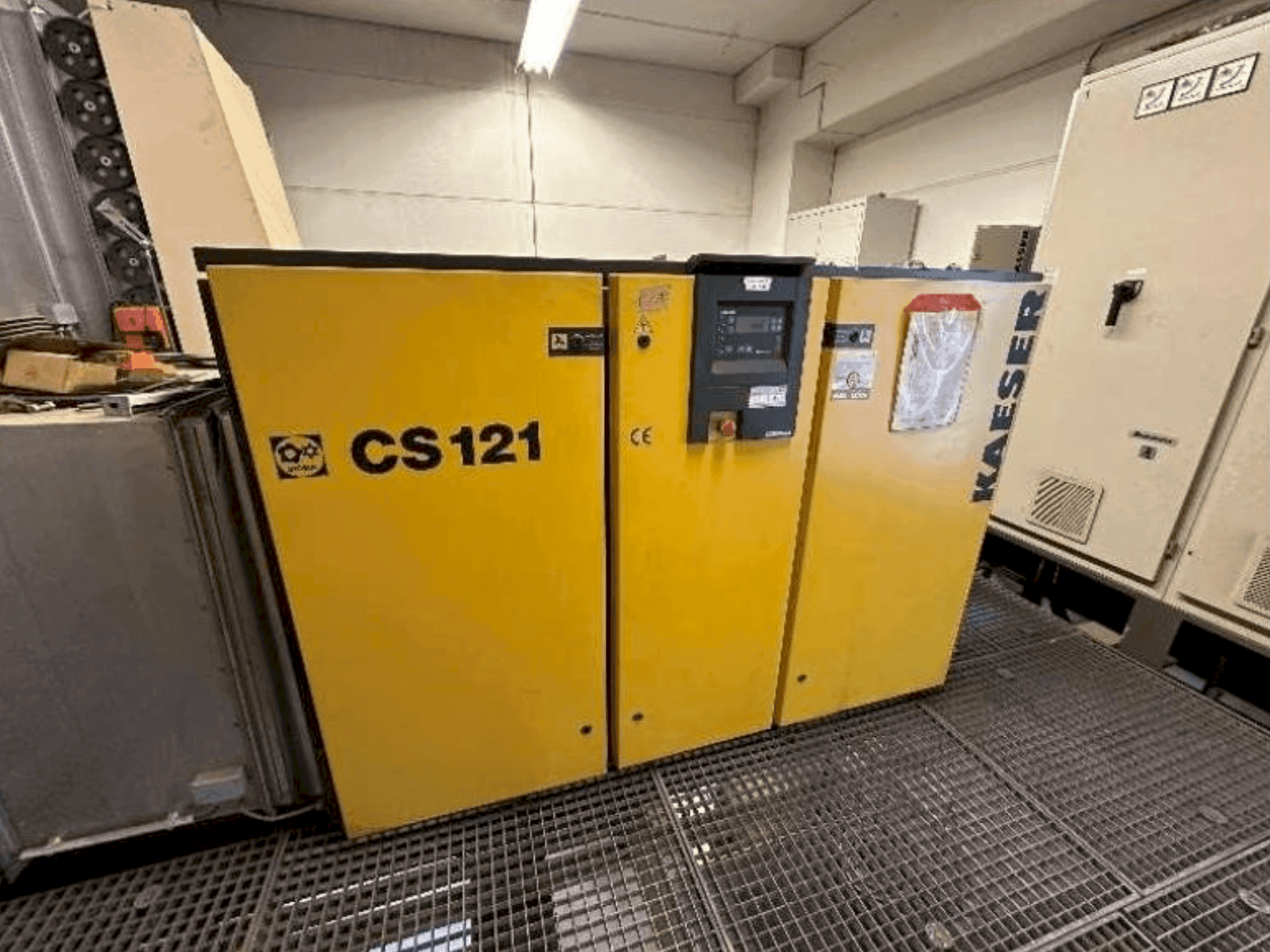 Вид станка KAESER Compressor System спереди