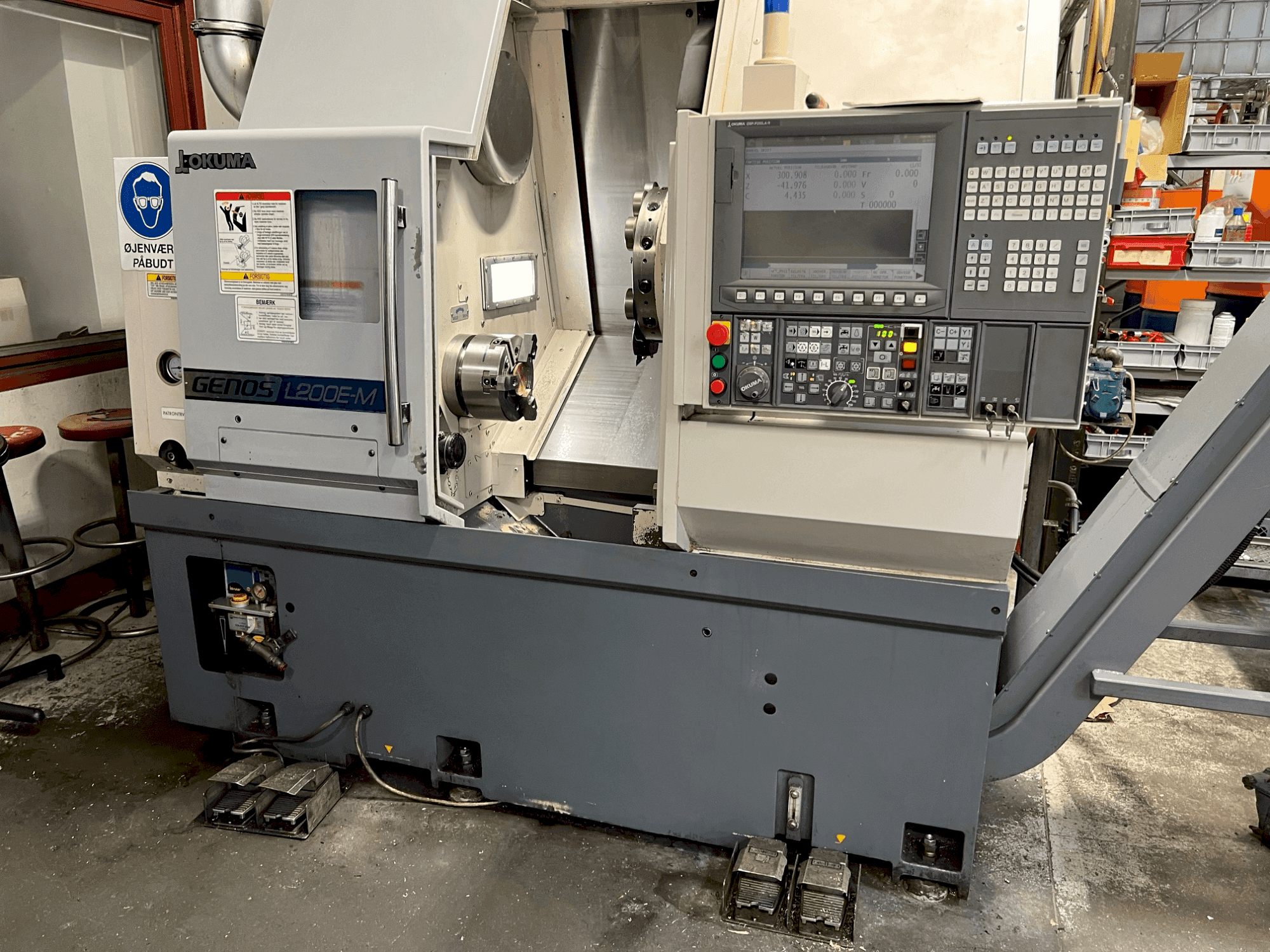 Вид станка Okuma GENOS L200E MY спереди