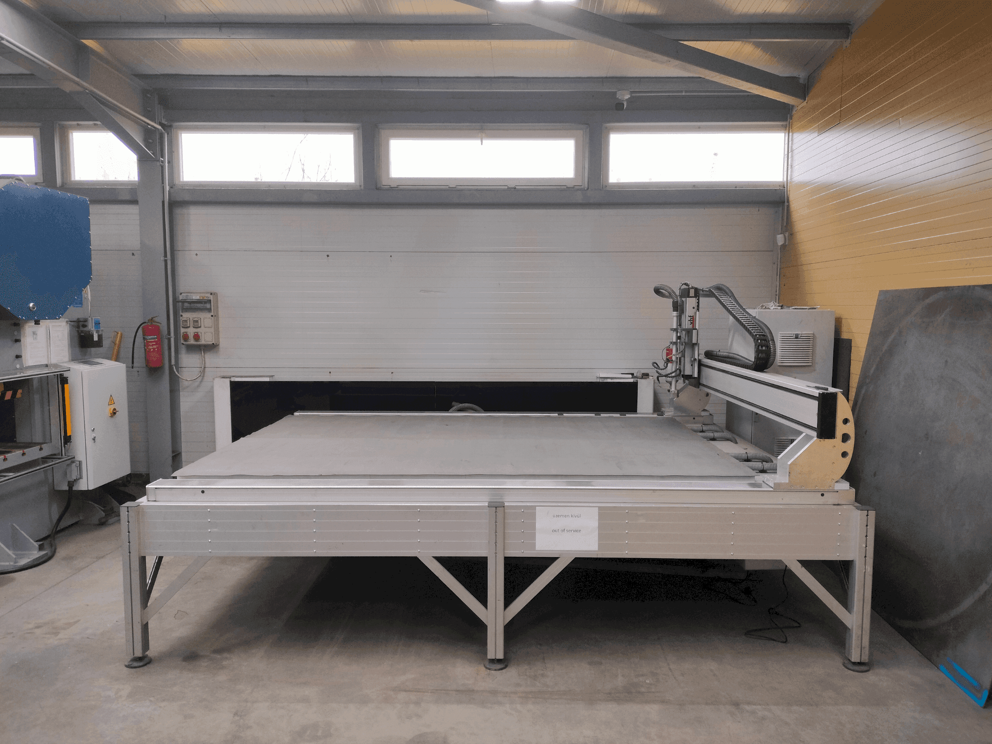 Вид станка VHF CAM 2030 Active Pro спереди