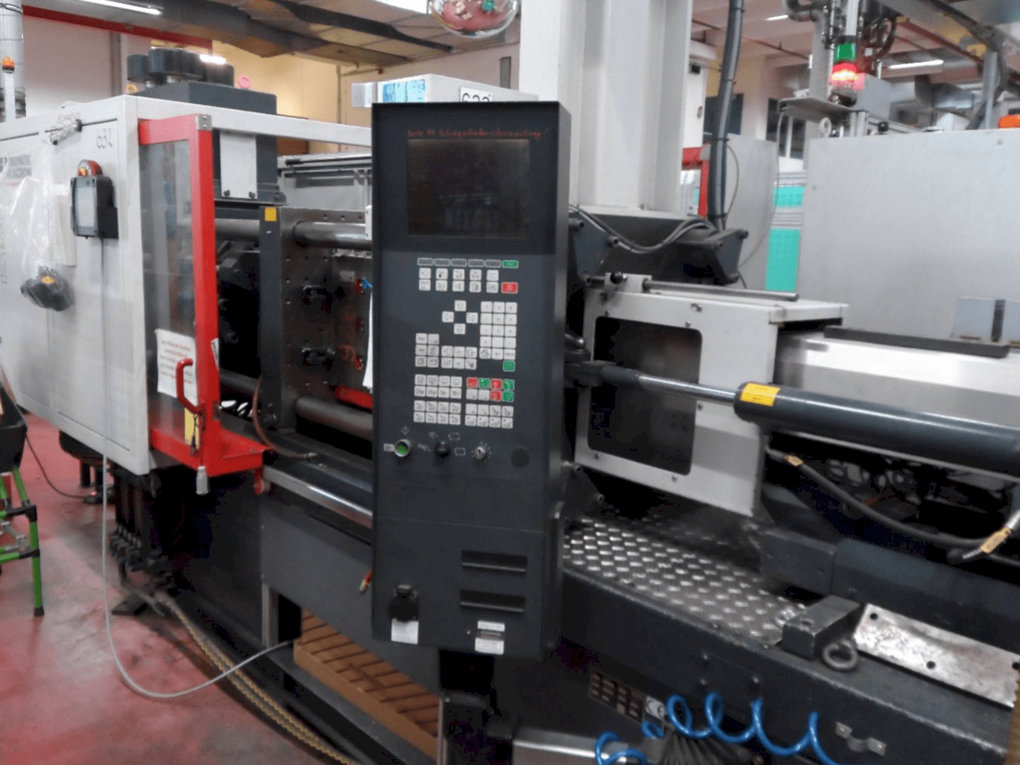 Вид станка FERROMATIK MILACRON K-Tec 160S спереди