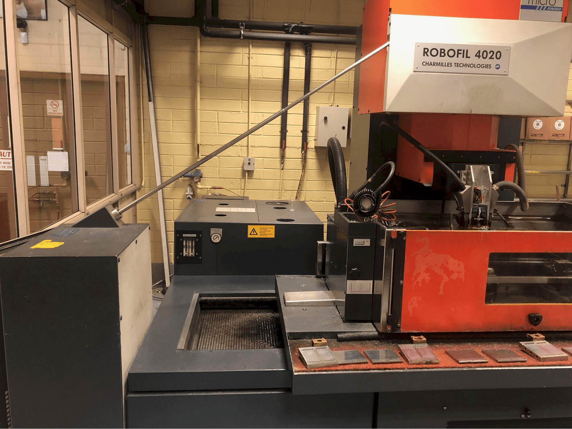 Front view of CHARMILLES ROBOFIL 4020 Machine