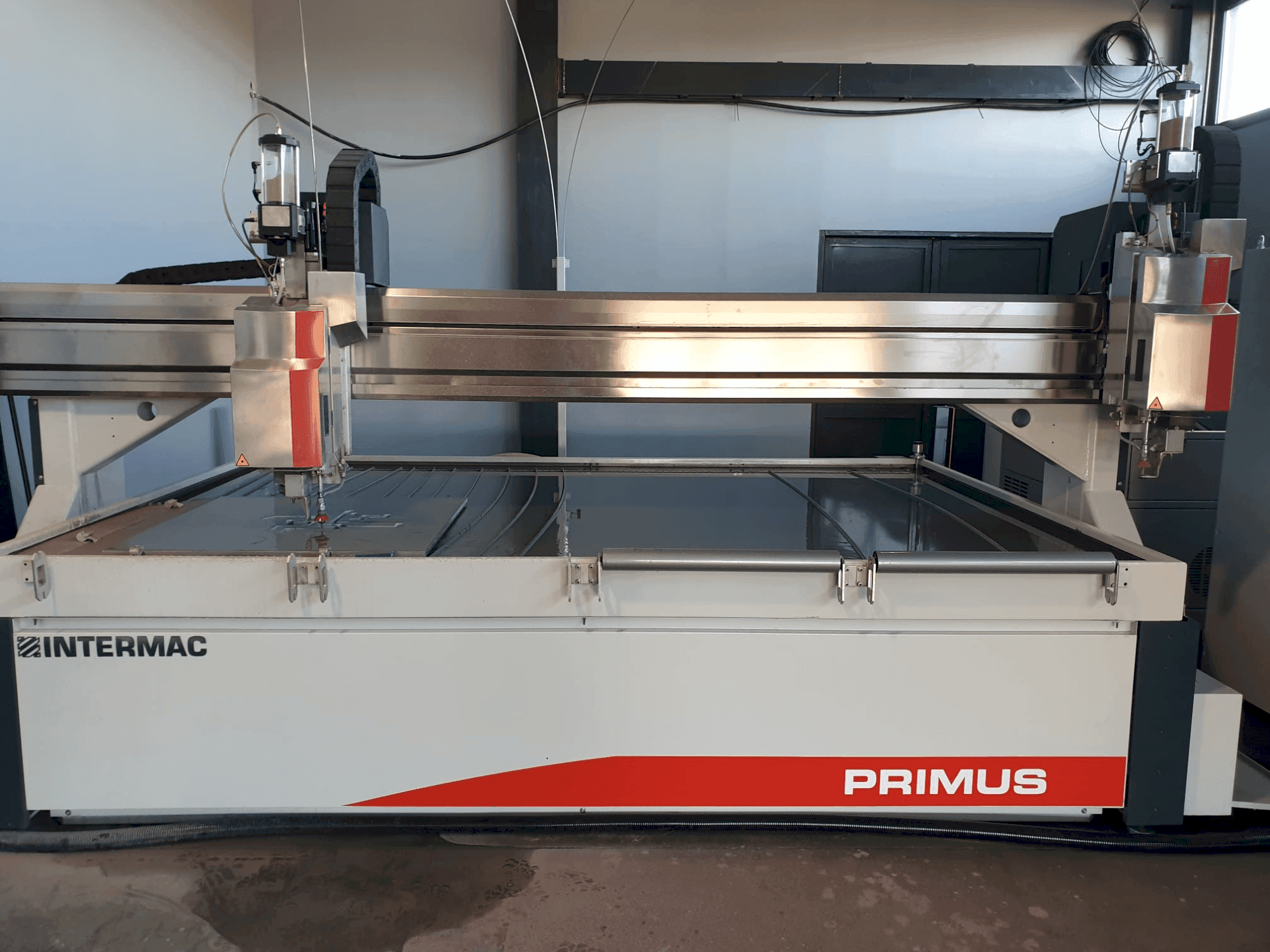 Вид станка Intermac Primus 322 спереди
