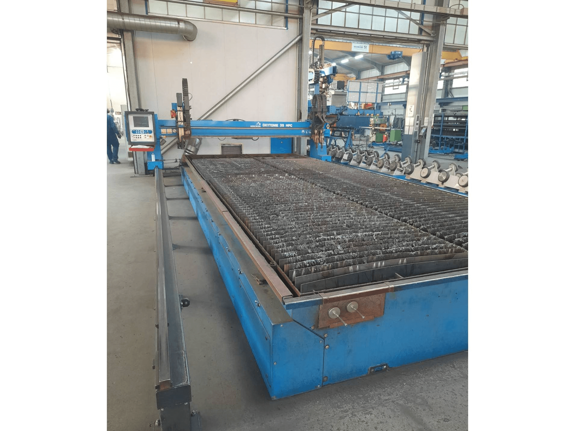 Вид станка Oerlikon Oxytome 35 HPC спереди