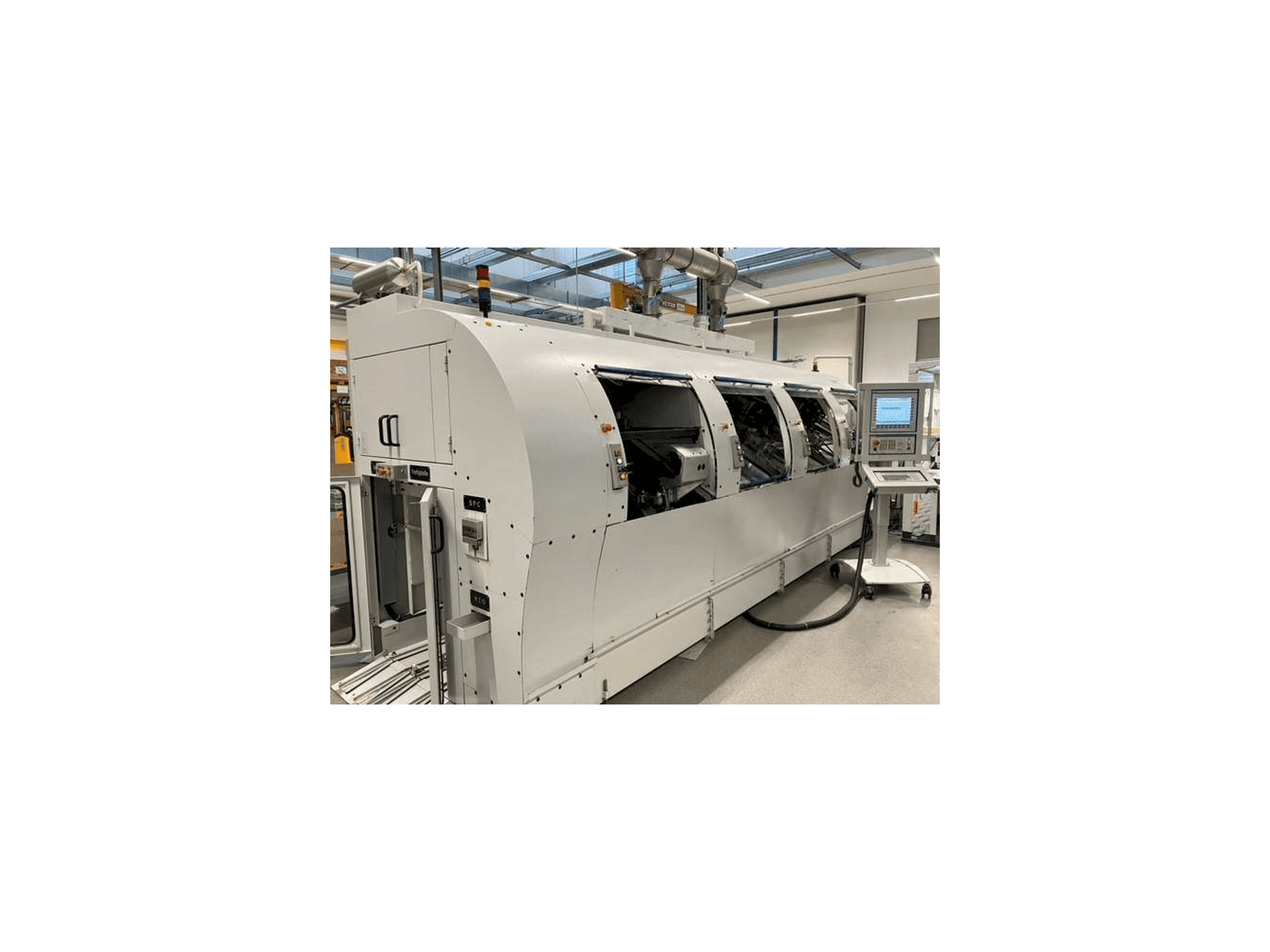 Вид станка MIKRON Multistep XS спереди