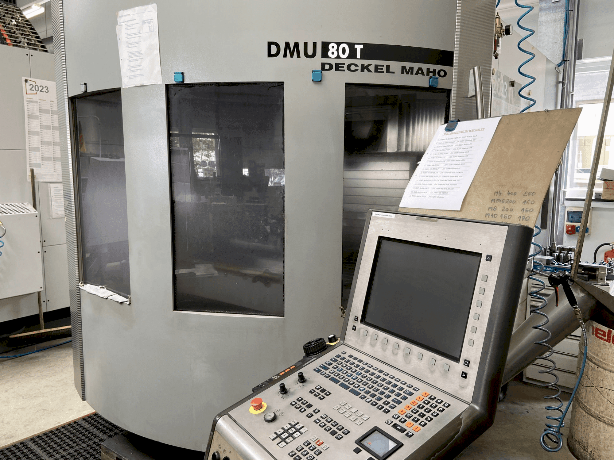 Вид станка DECKEL MAHO DMU 80 T спереди