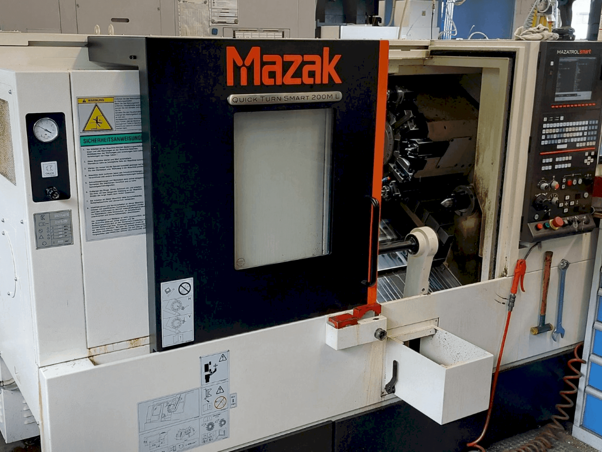 Вид станка Mazak QUICK TURN SMART 200 ML спереди