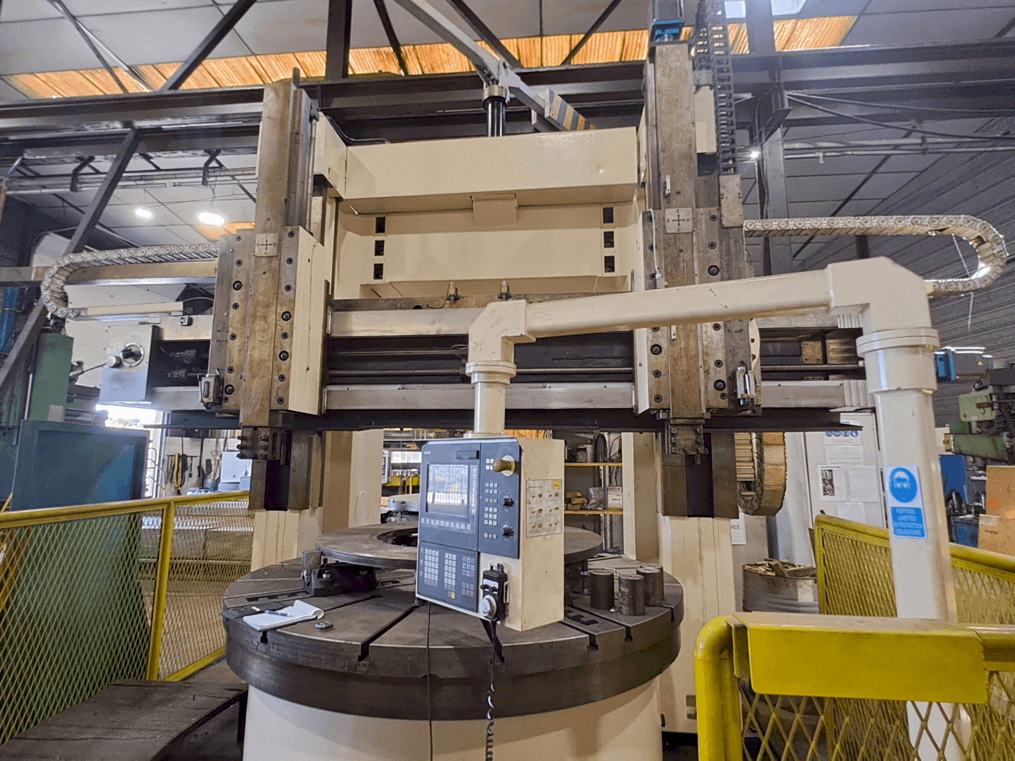 Вид станка WUXI C 5225x16/10 спереди