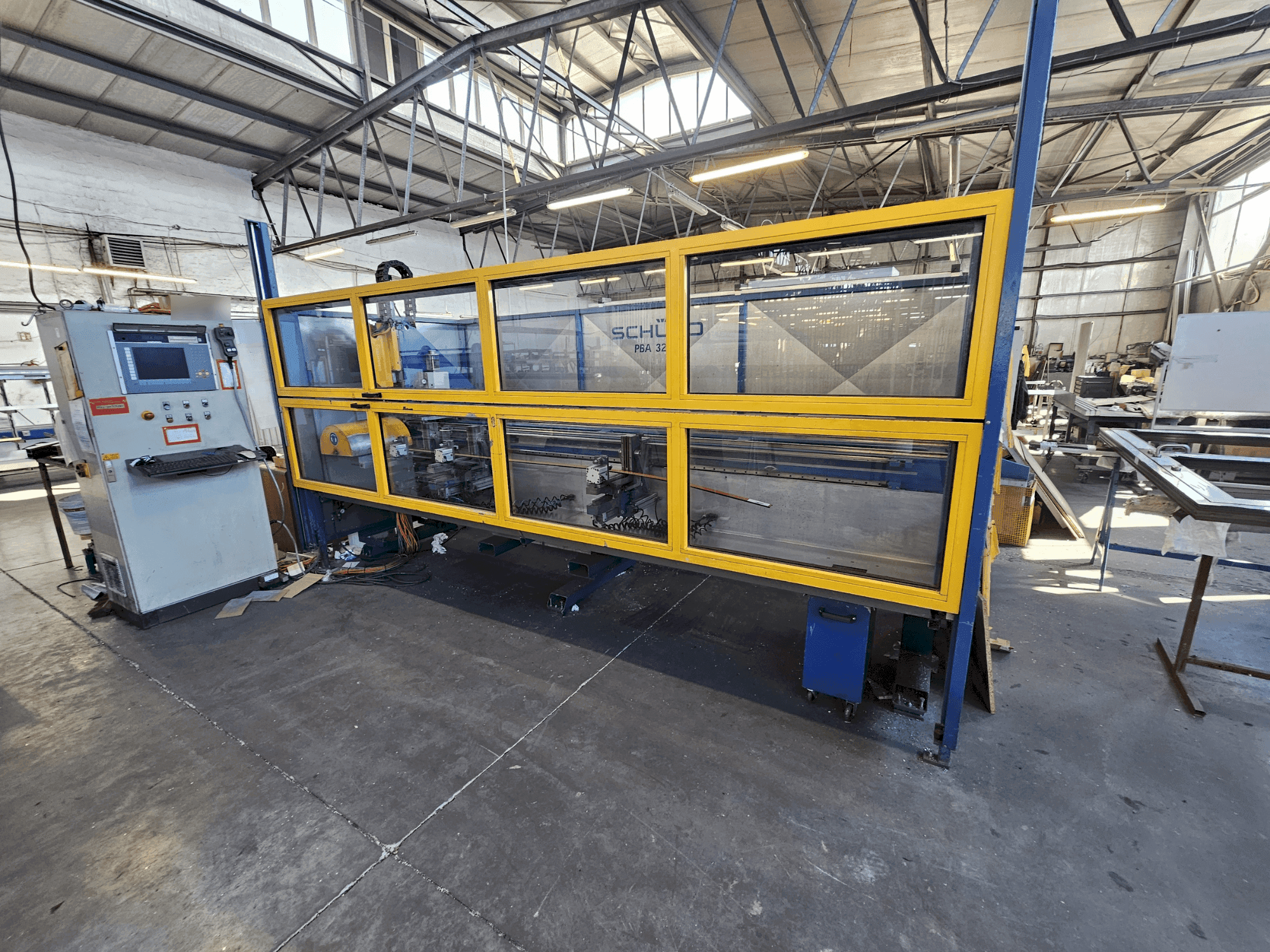 Вид станка SCHÜCO PBA 3250 спереди