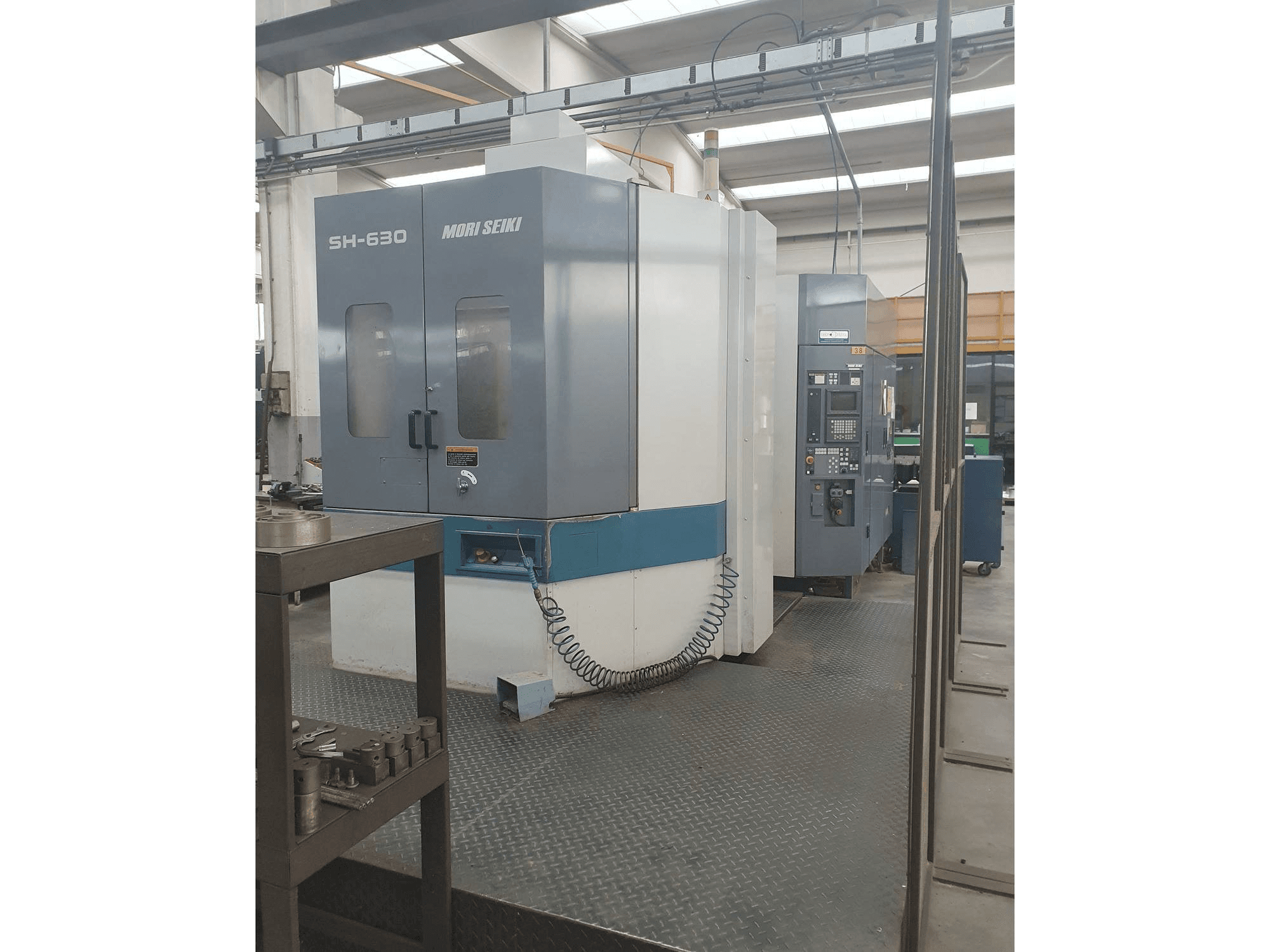 Вид станка MORI SEIKI SH-630 спереди