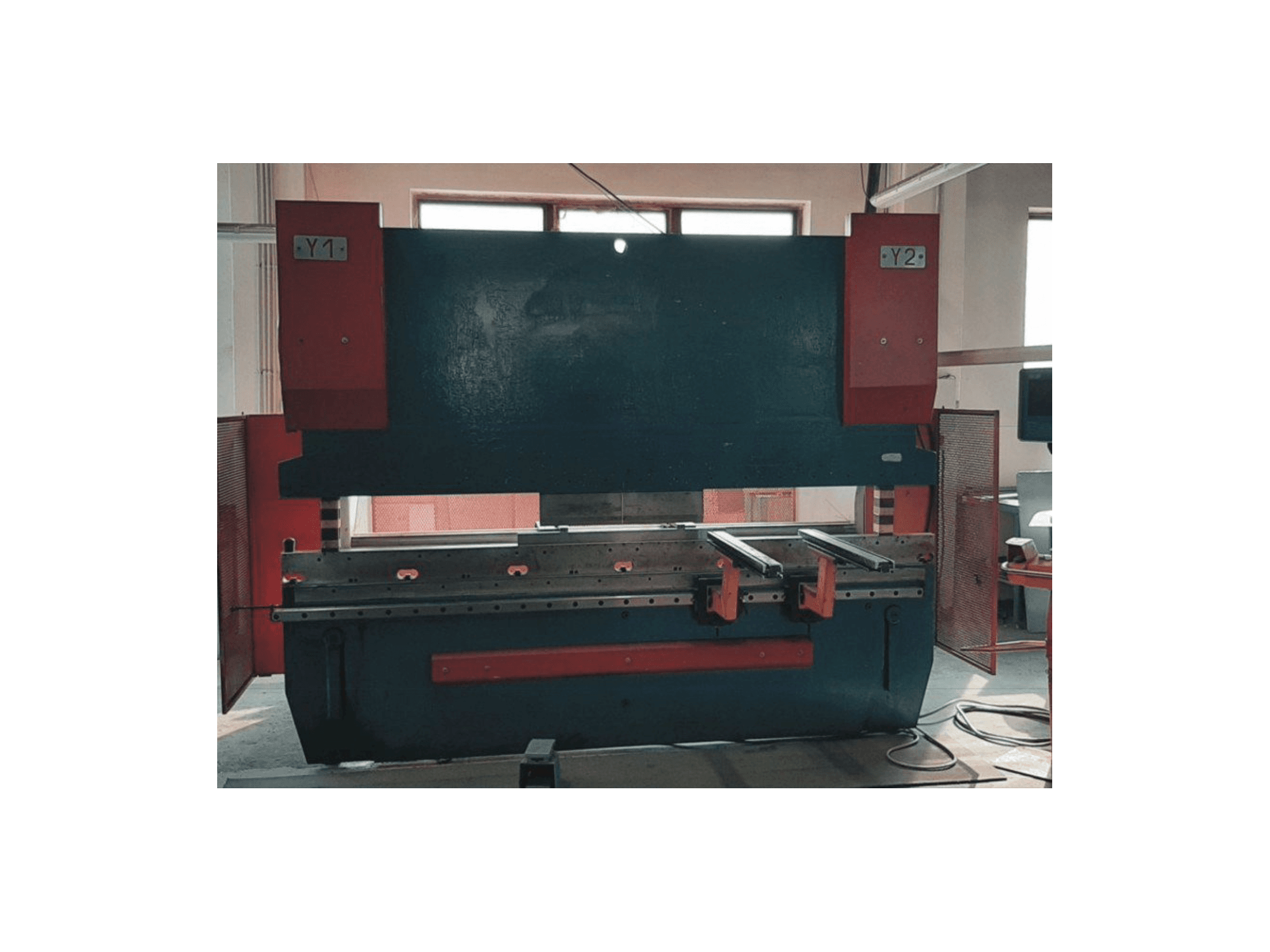 Вид станка BEYELER PR6 спереди