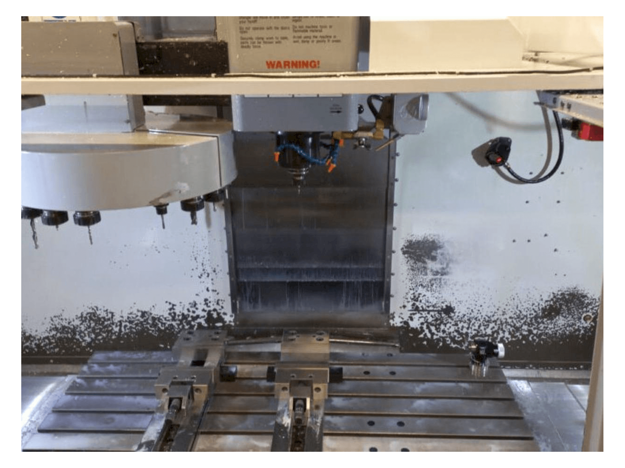 Вид станка HAAS VF-4 DHE спереди