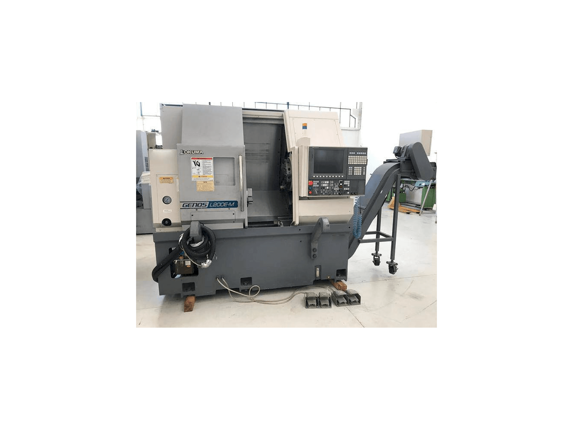 Вид станка Okuma Genos L200E-MY спереди