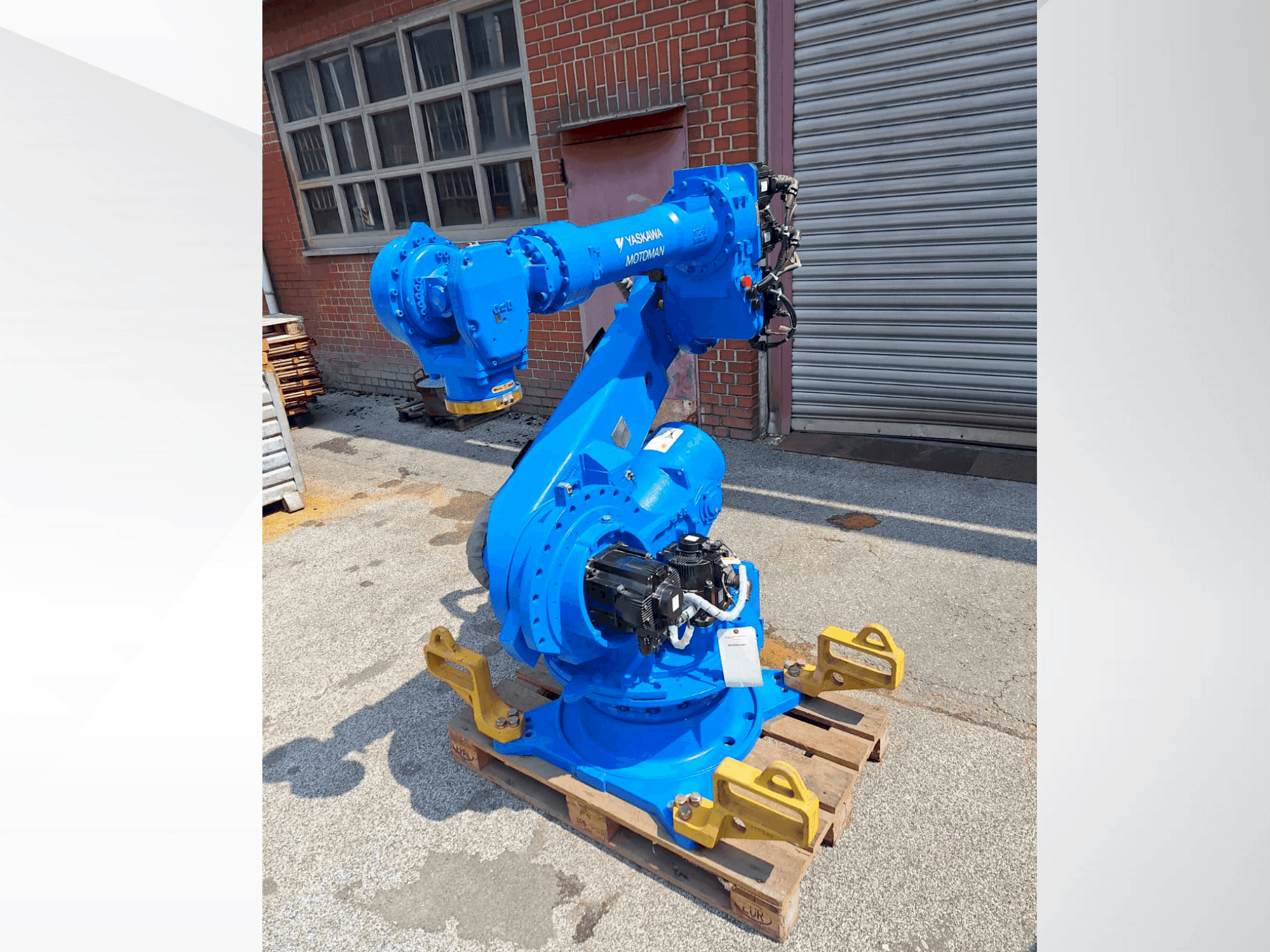 Вид станка Yaskawa Motoman ES165D спереди