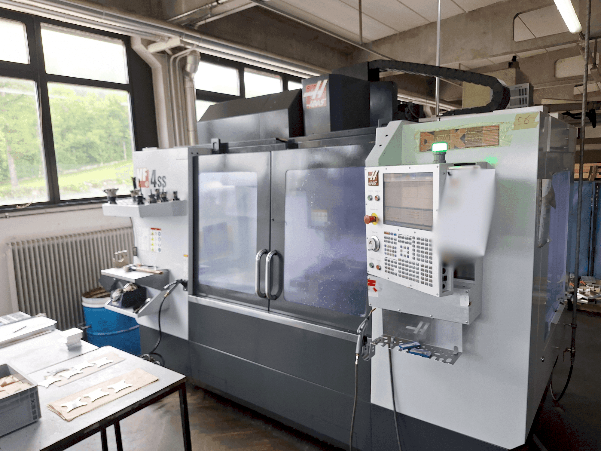 Вид станка HAAS VF-4SS спереди
