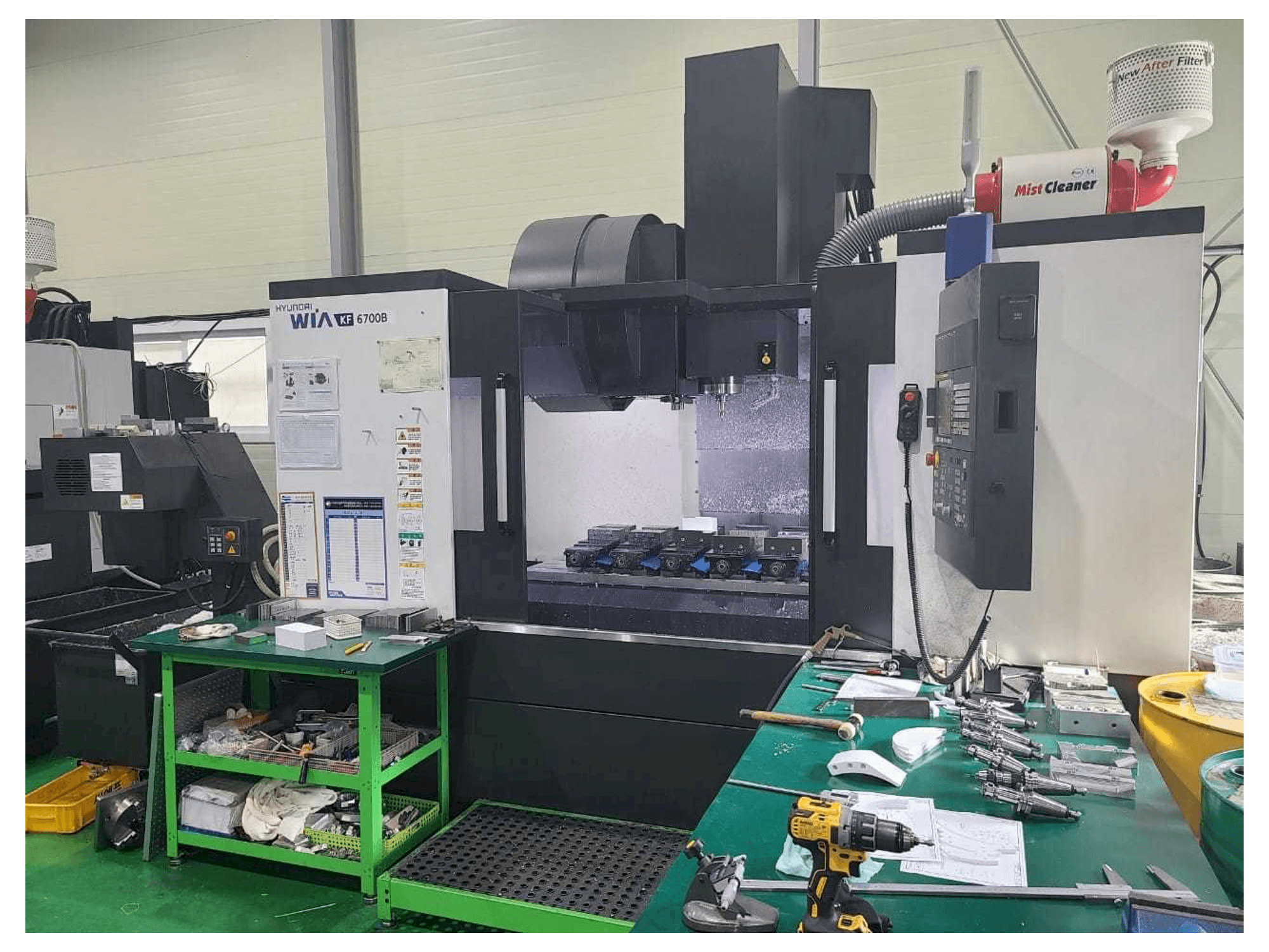 Вид станка Hyundai Wia KF 6700B спереди