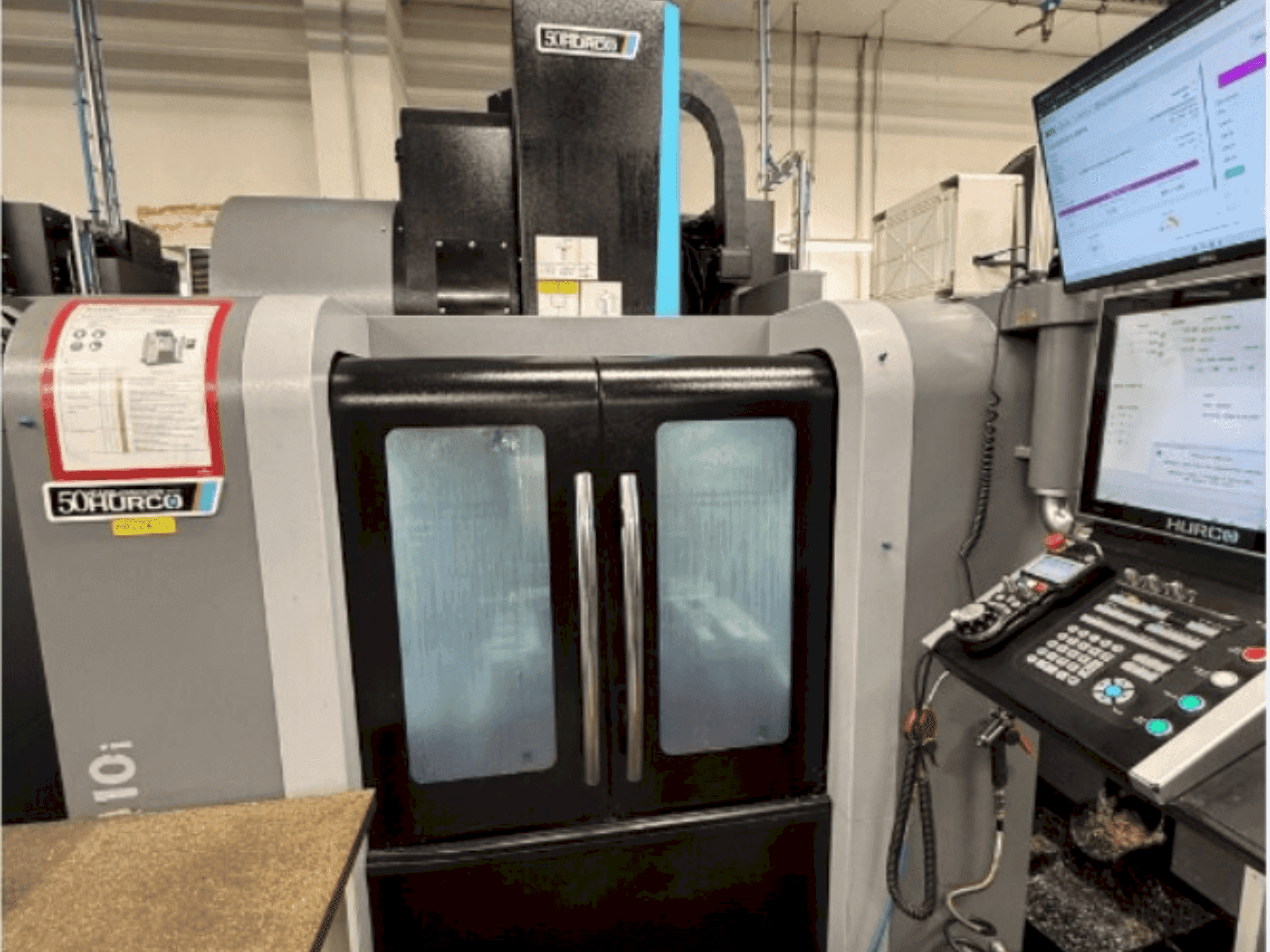 Вид станка Hurco VM10i спереди