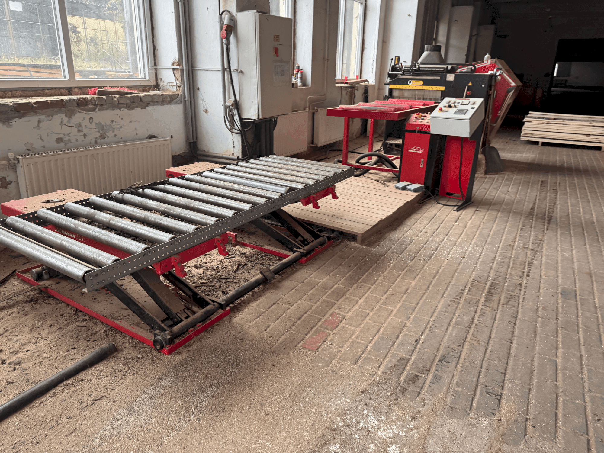 Вид станка WRAVOR Multirip 750 20-100 спереди