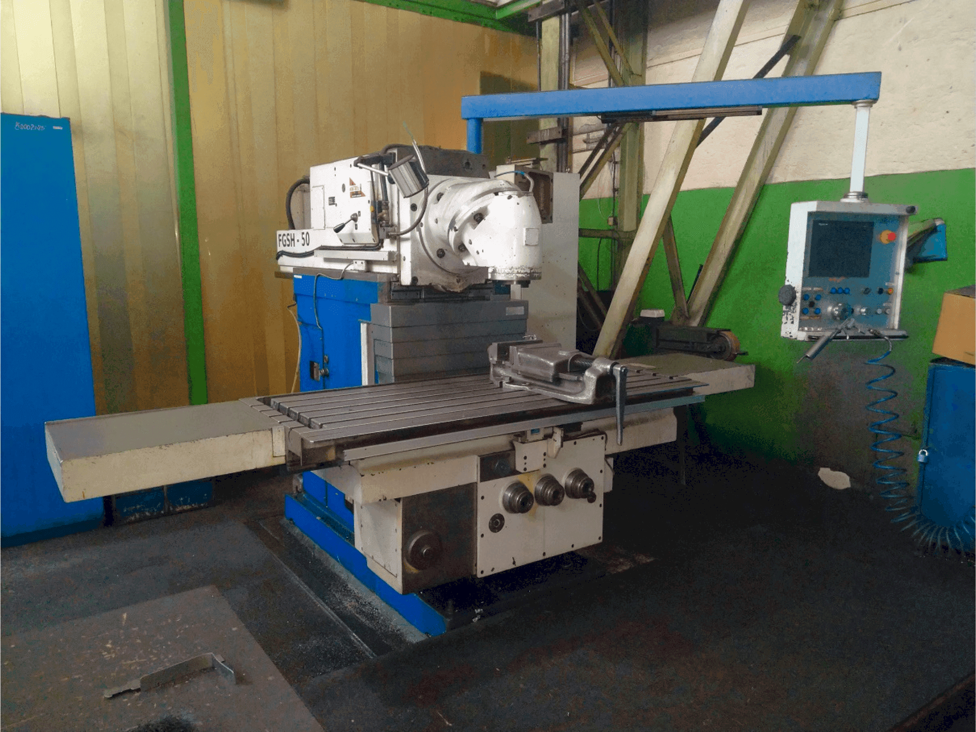 Вид станка TOS FGSH 50 спереди