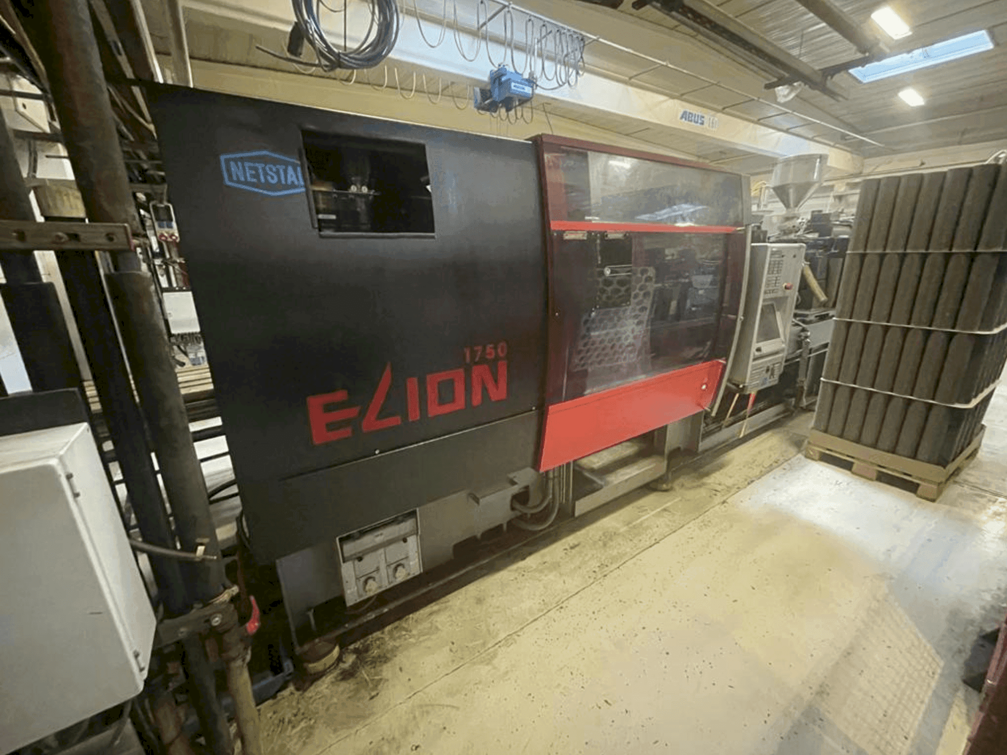 Вид станка Netstal Elion 1750-840 спереди