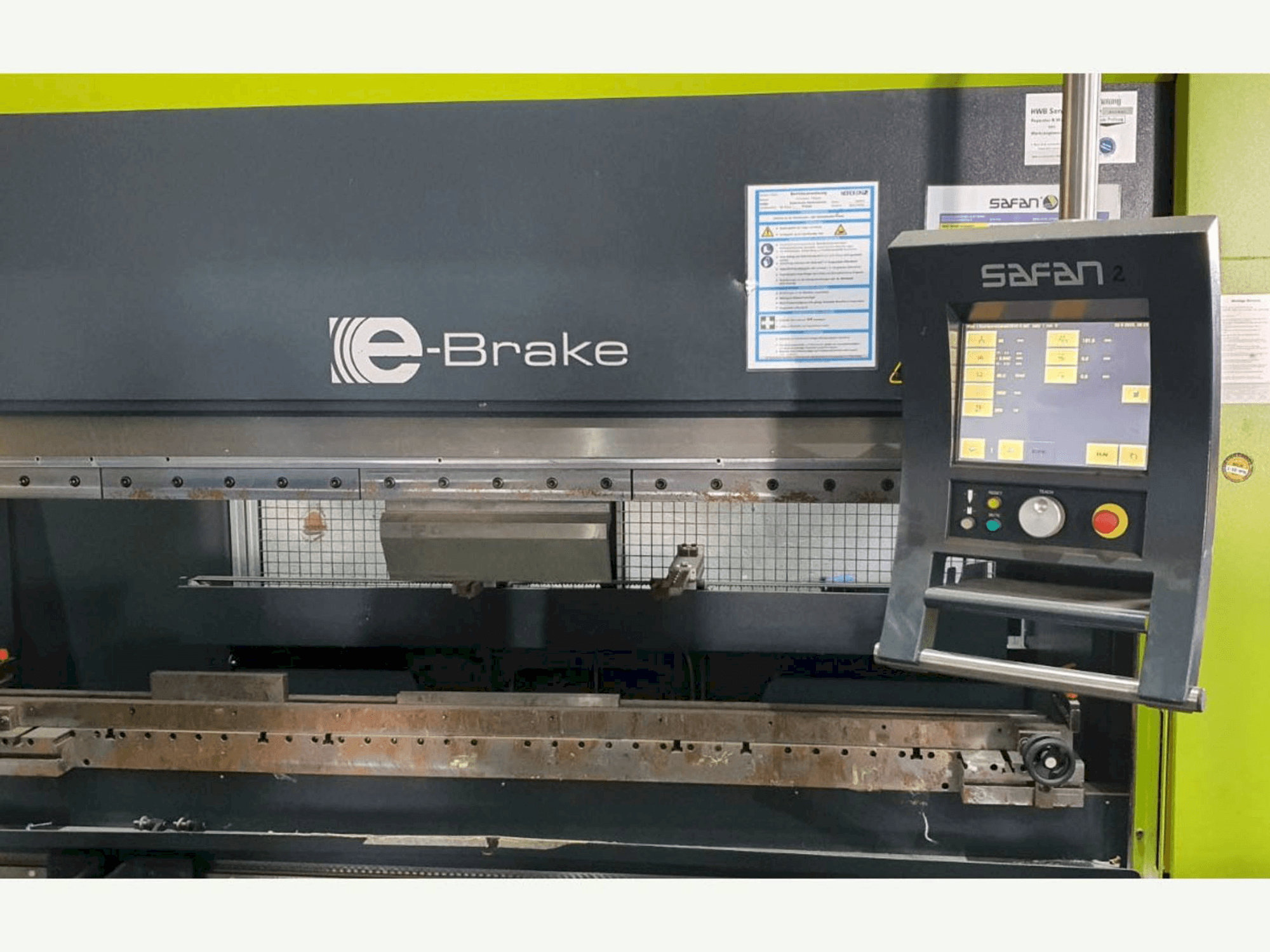 Вид станка Safan E-brake 50-2050 ts1 спереди