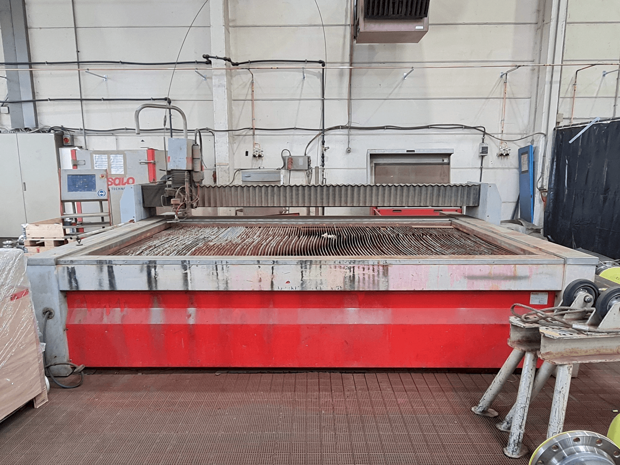 Вид станка Resato R-LCM 3015-1 спереди