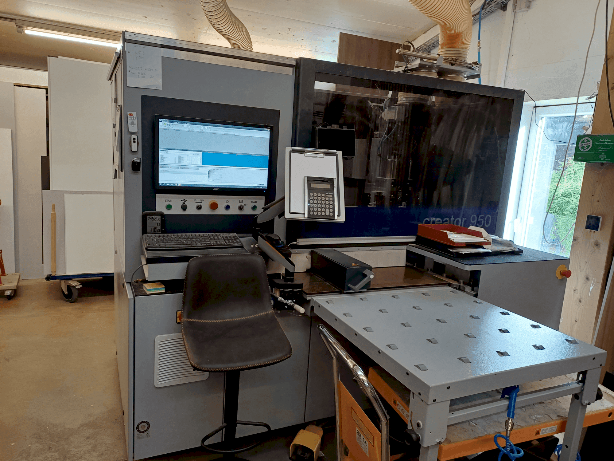Вид станка FORMAT4 CNC CREATOR 950 спереди