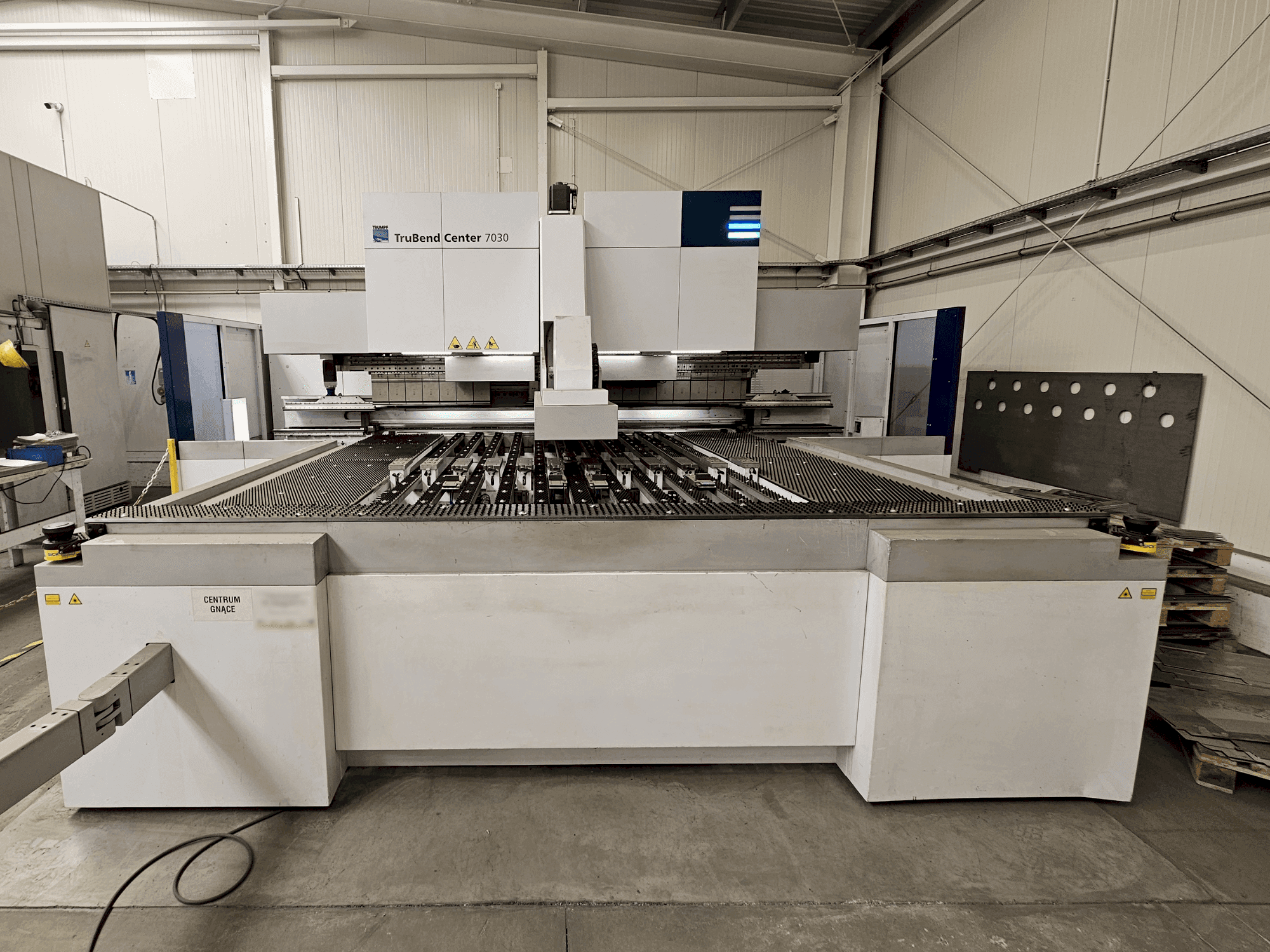 Вид станка TRUMPF TruBend Center 7030 спереди
