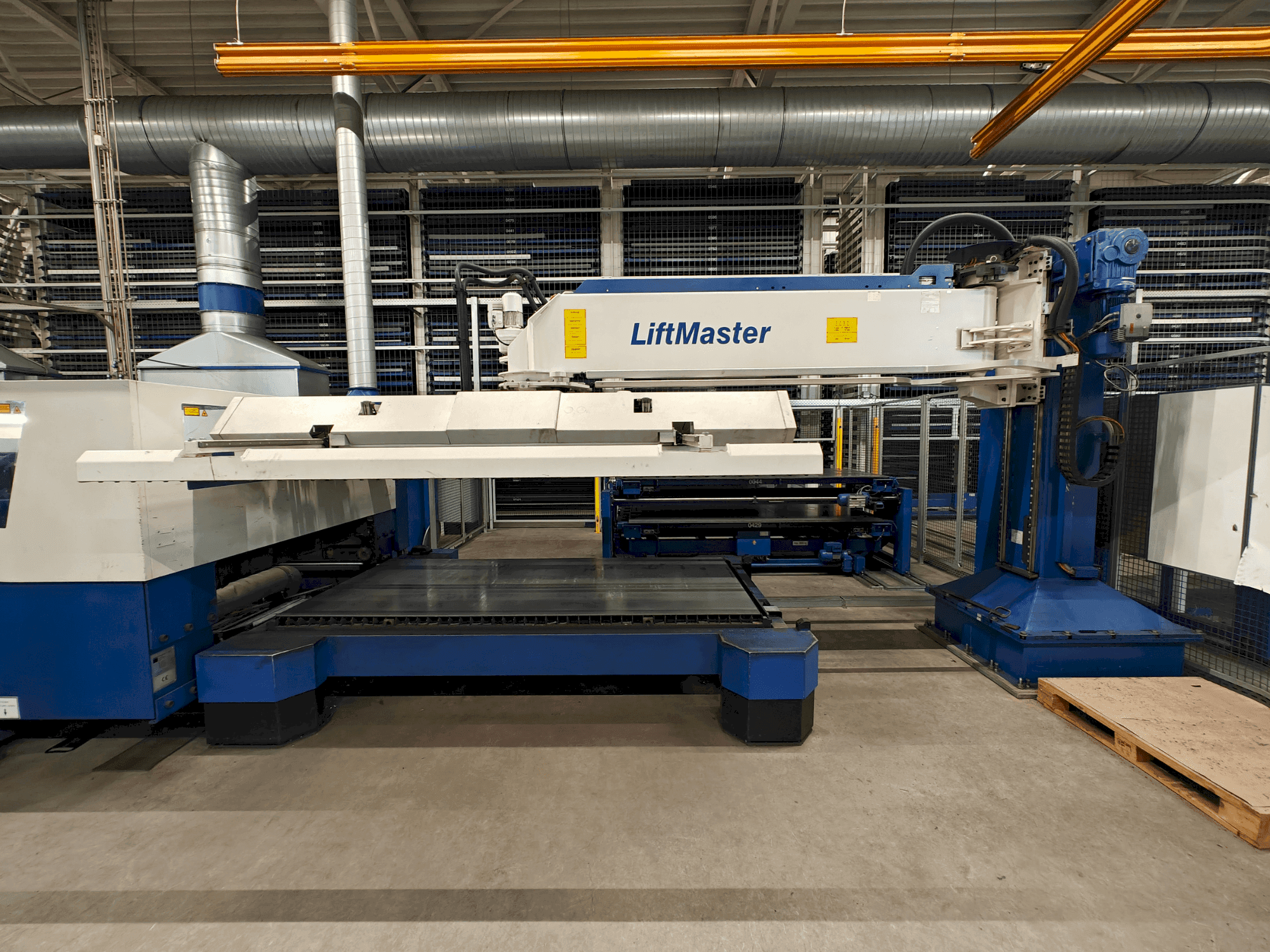 Вид станка TRUMPF Trumatic L3050 спереди