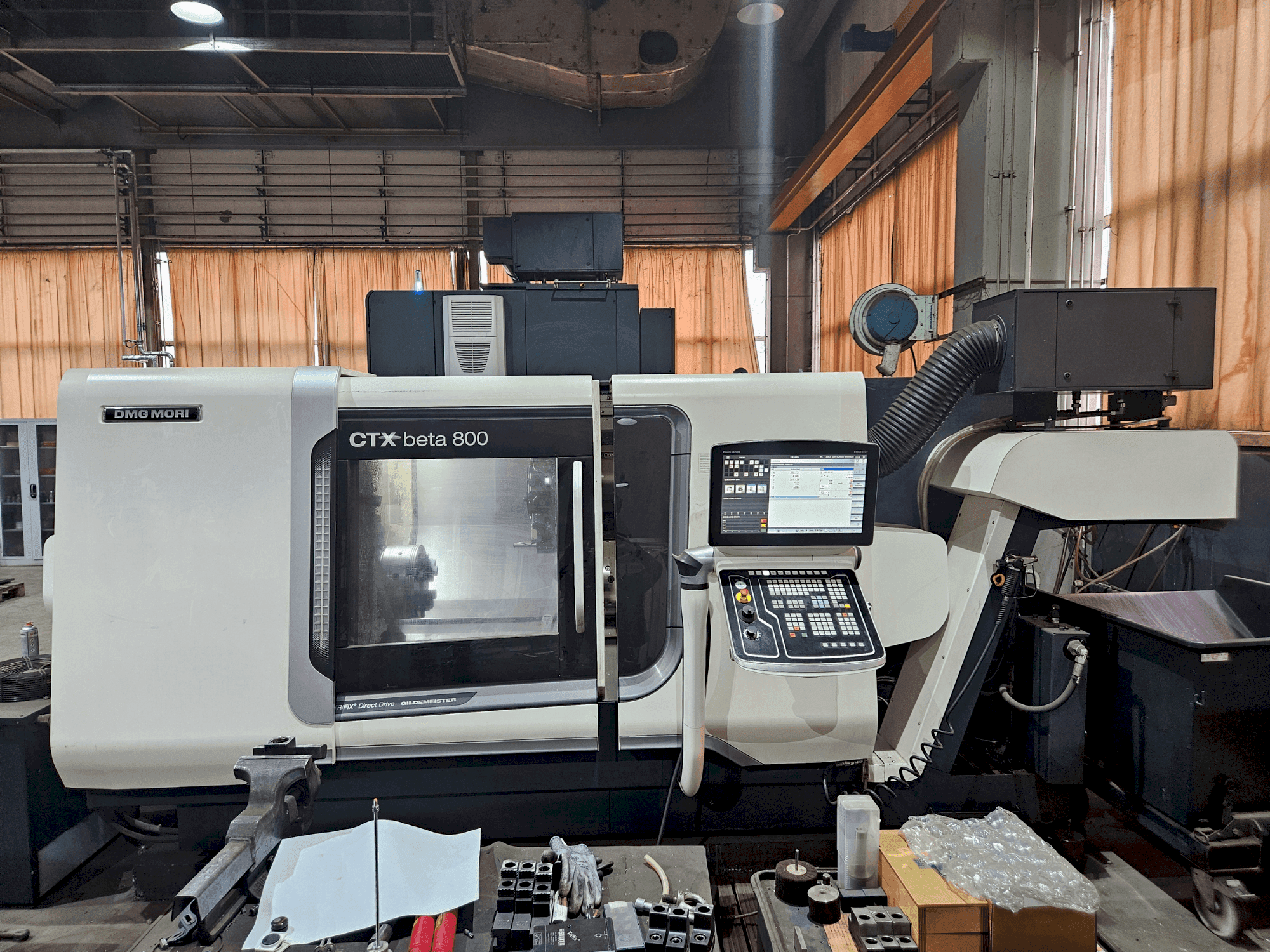 Вид станка DMG MORI CTX beta 800 спереди