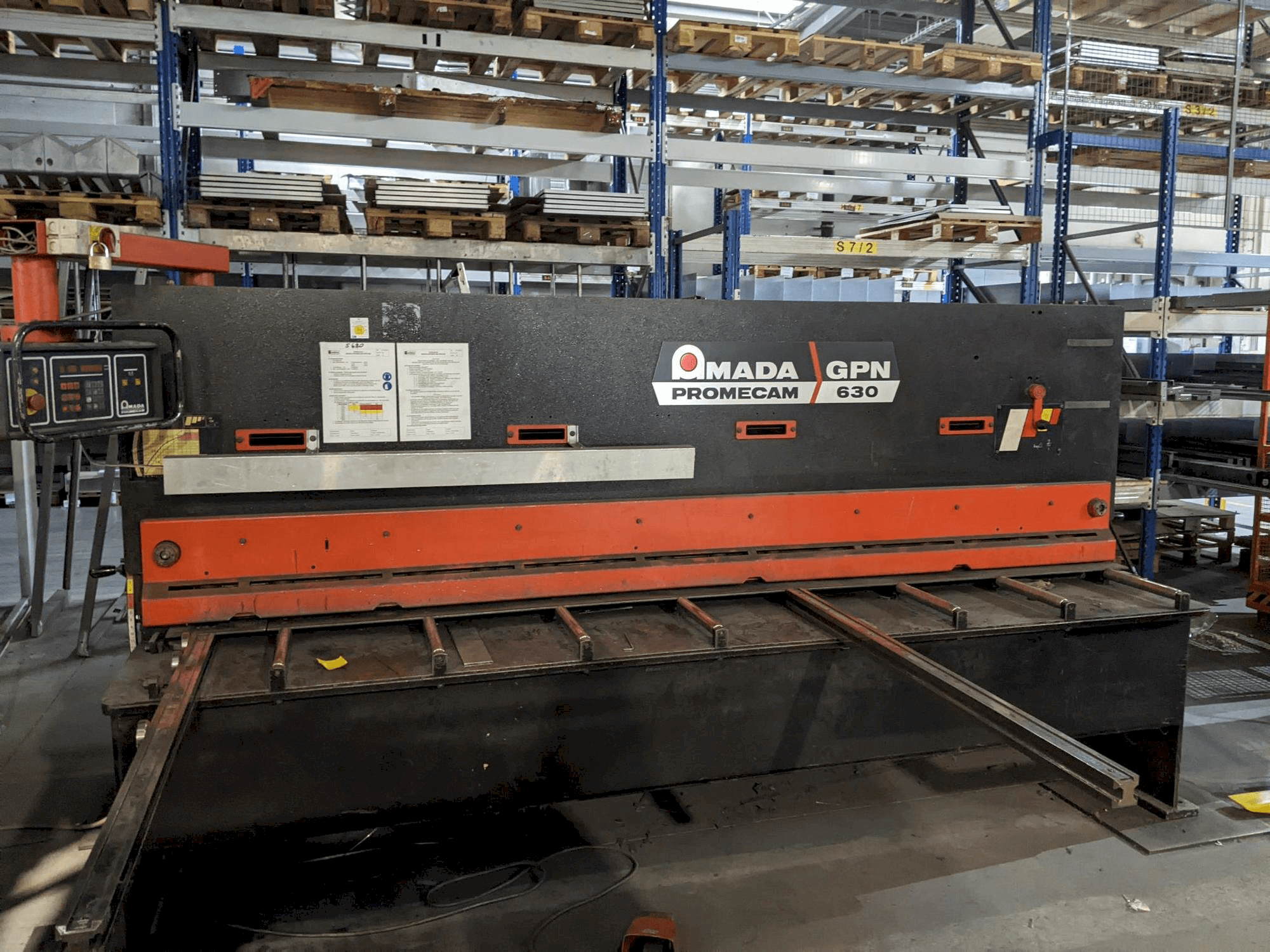 Вид станка AMADA Promecam Gpn 630 спереди