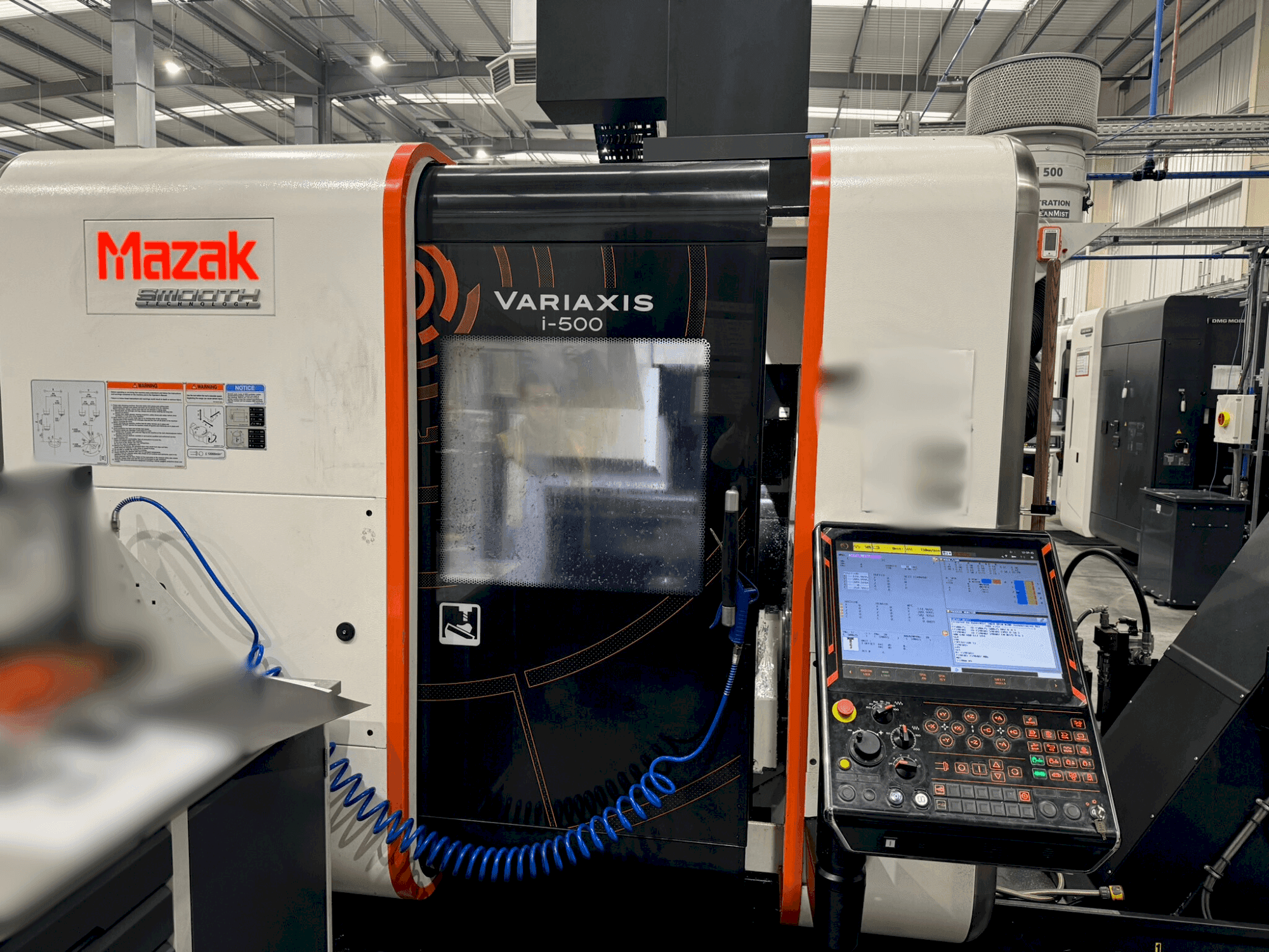 Вид станка Mazak Variaxis i-500 спереди