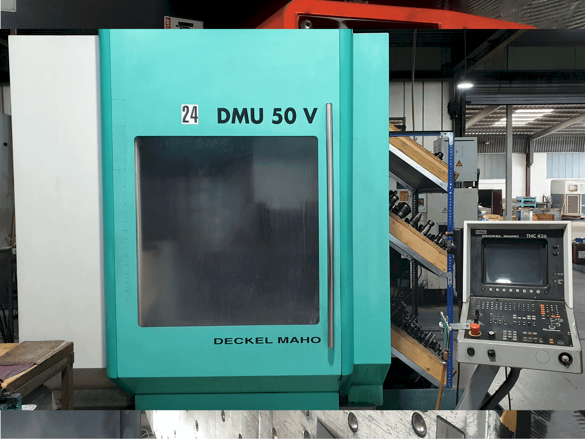 Вид станка DECKEL MAHO DMU 50 V спереди