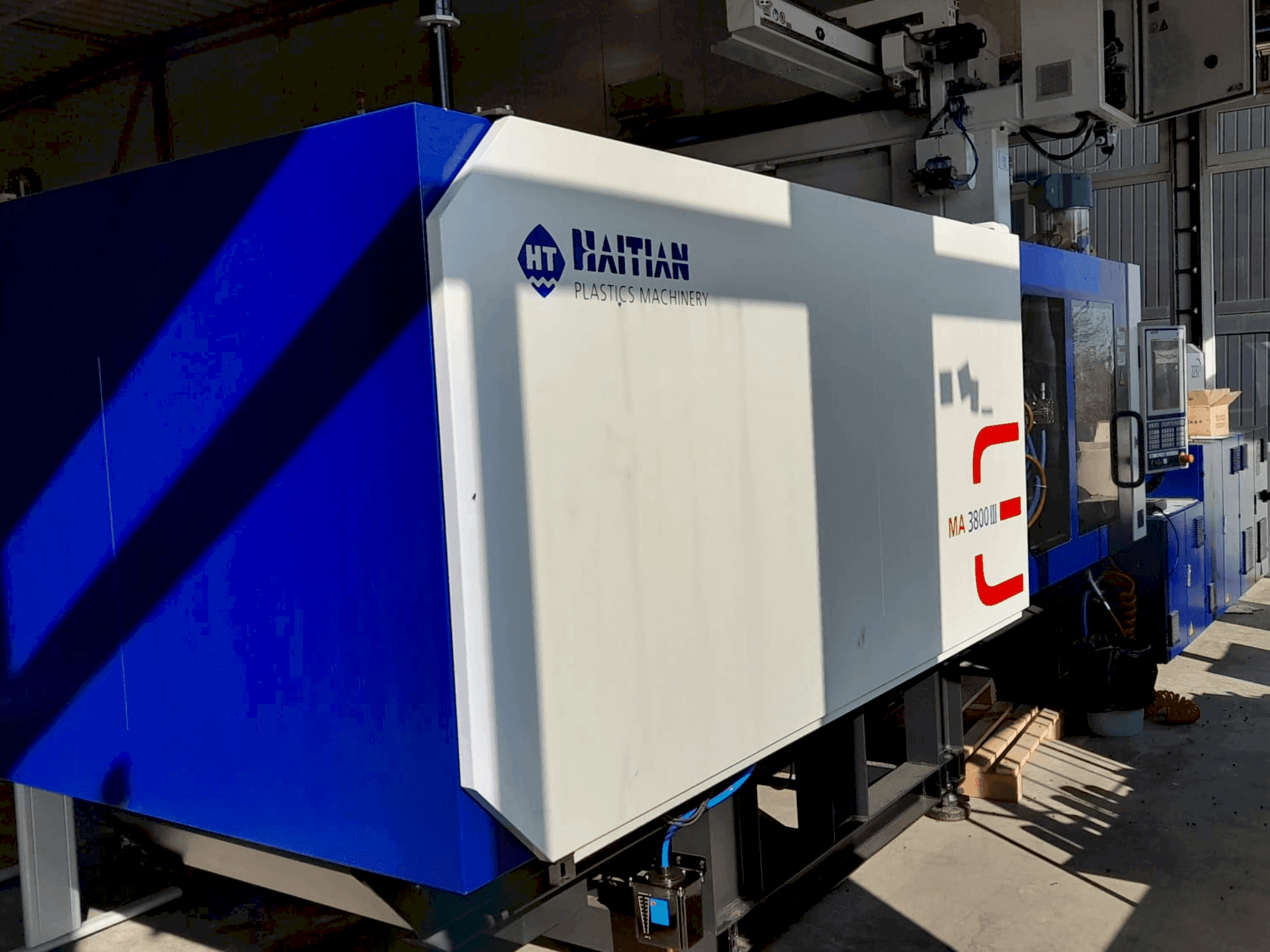 Вид станка HAITIAN MA 3800 III спереди