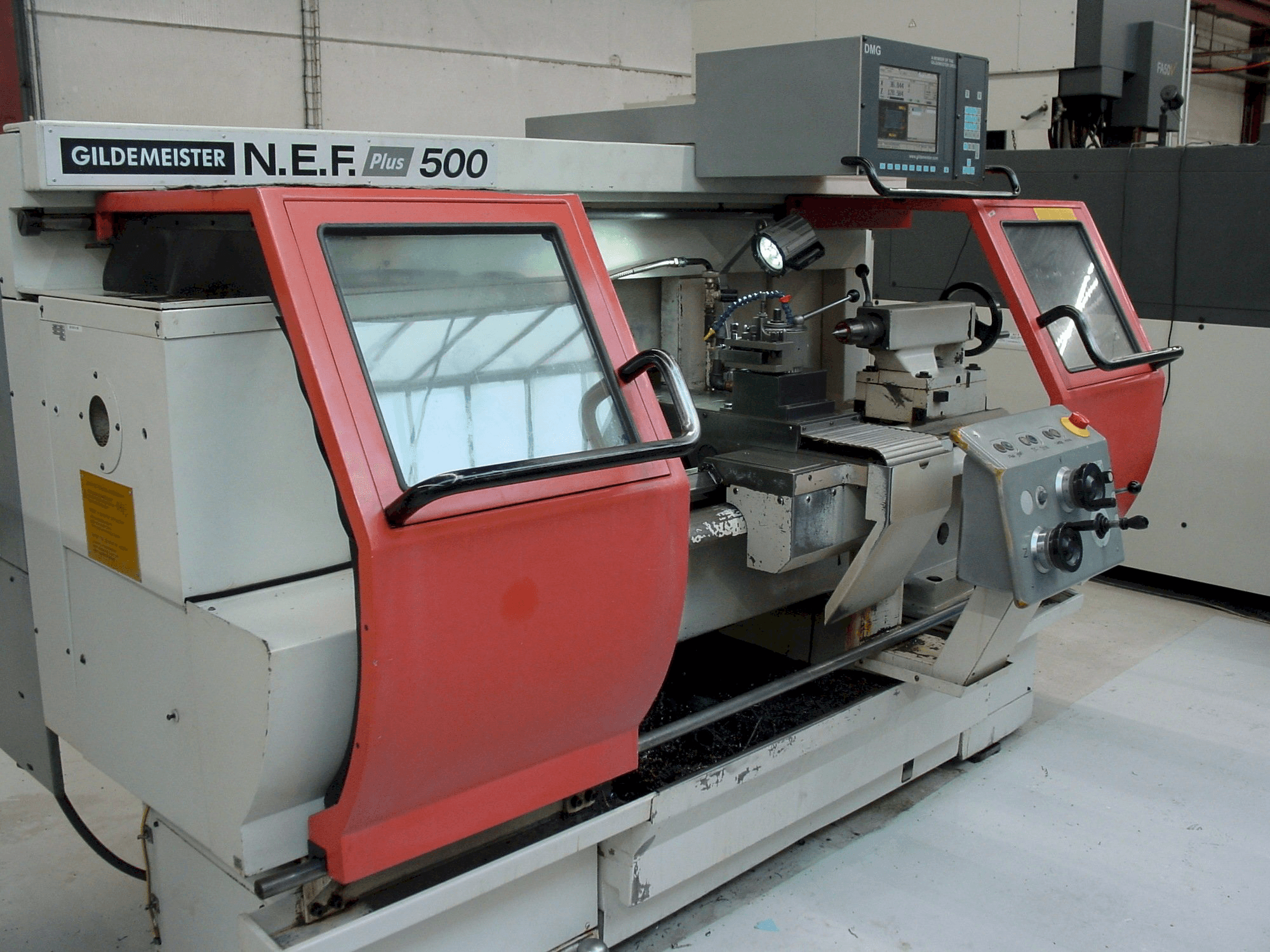 Вид станка Gildemeister NEF Plus 500 спереди