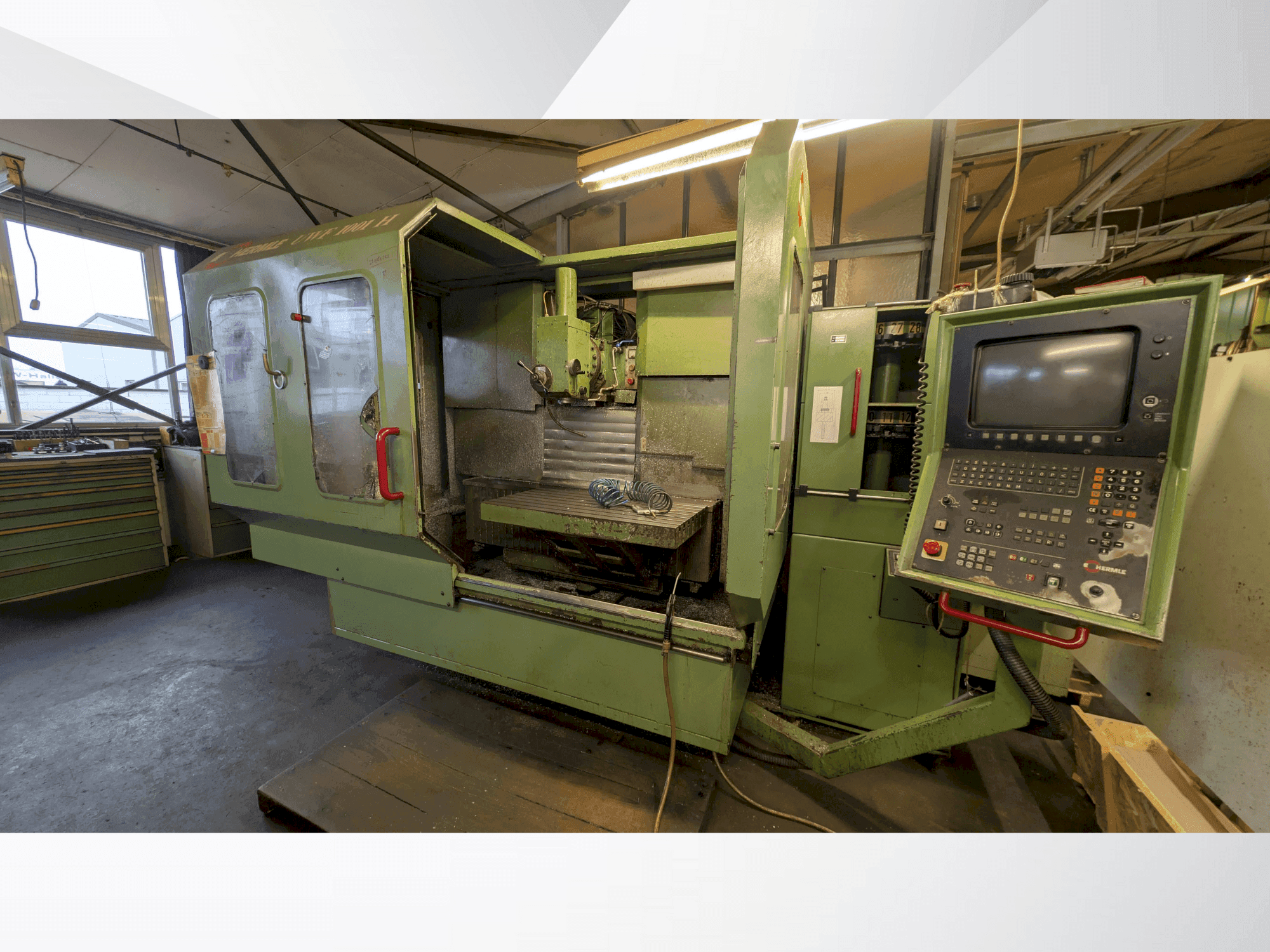 Вид станка HERMLE 1001 спереди