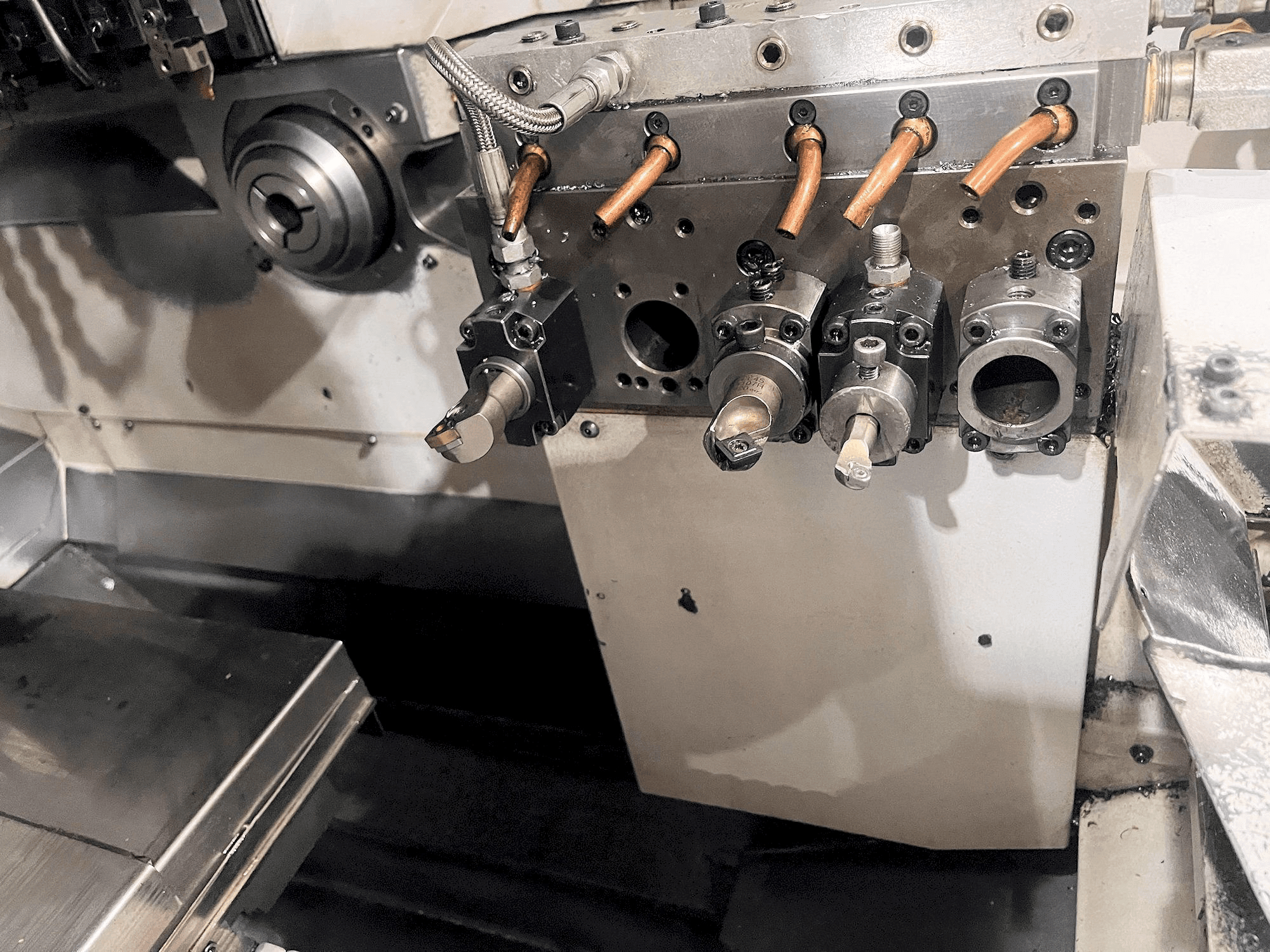 рабочее помещени Citizen L32-1M8 станка