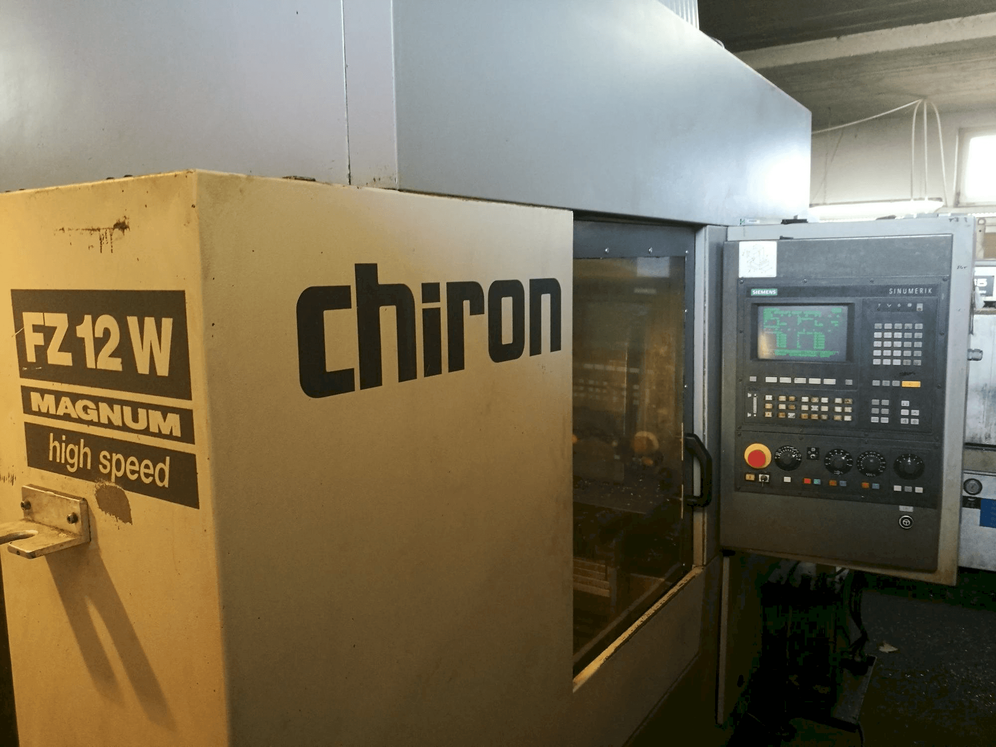 Front view of CHIRON FZ 12 W Magnum machine