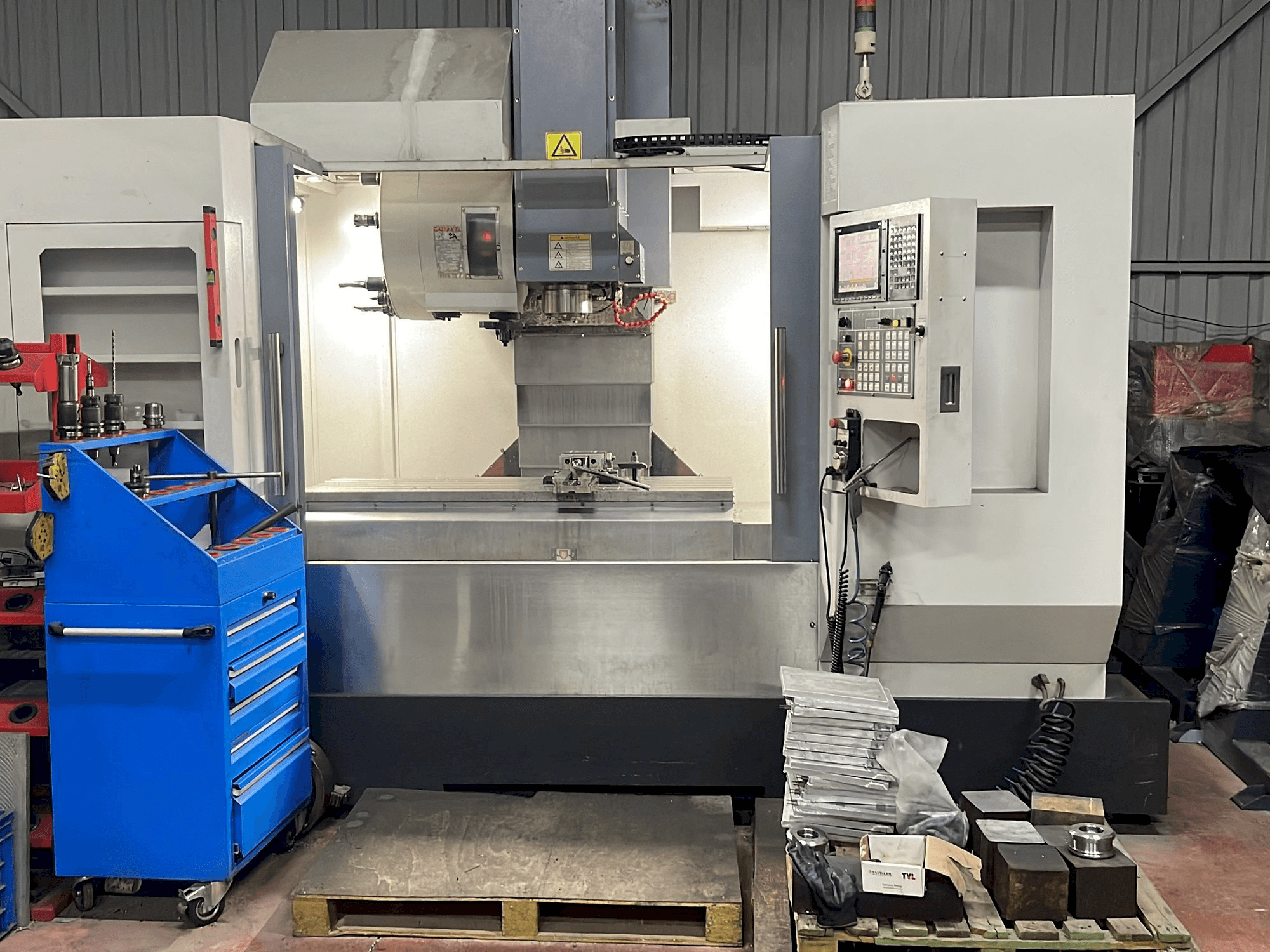 Вид станка Akira Seiki SR2XP спереди