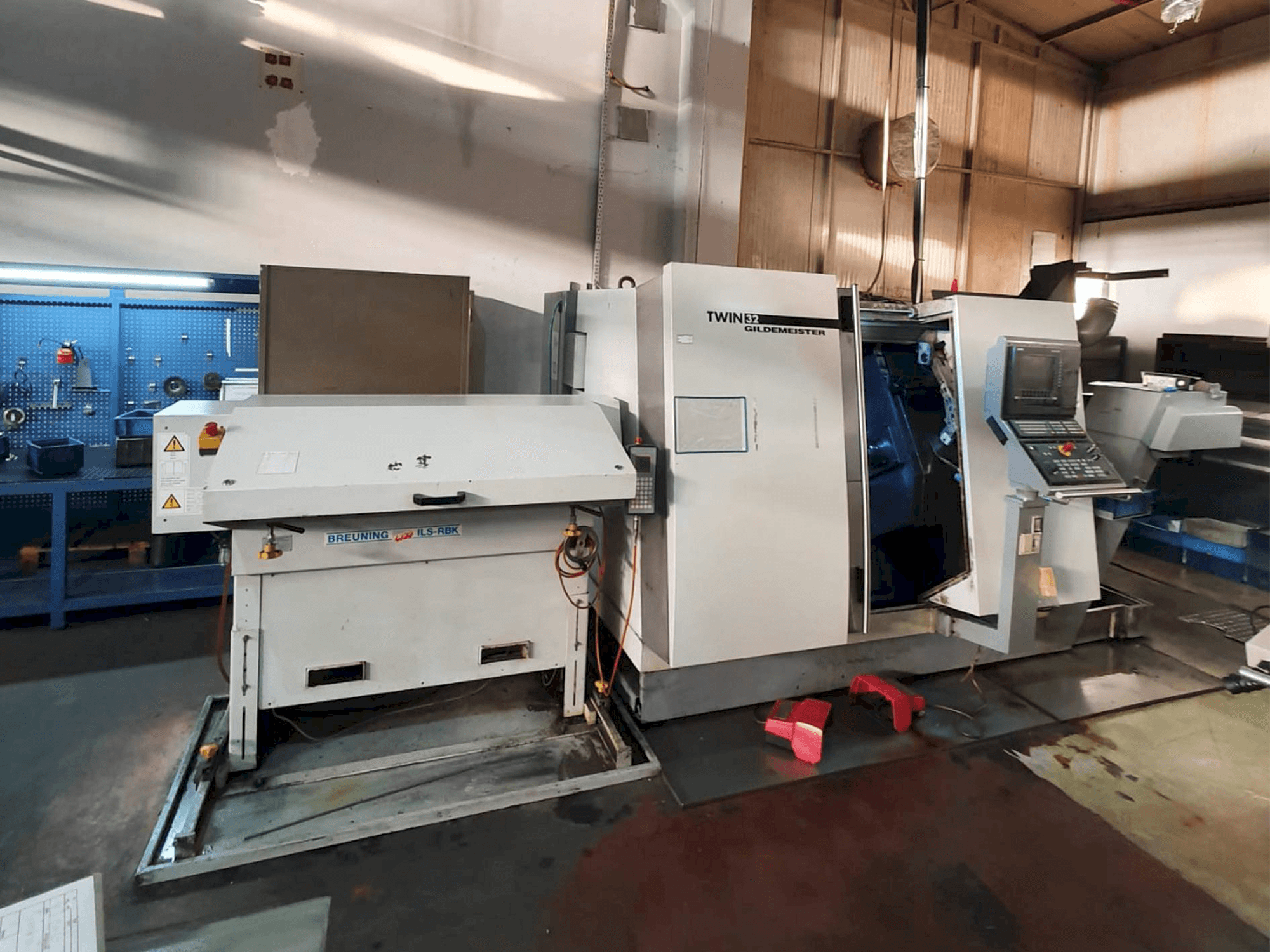 Вид станка Gildemeister TWIN 32 спереди