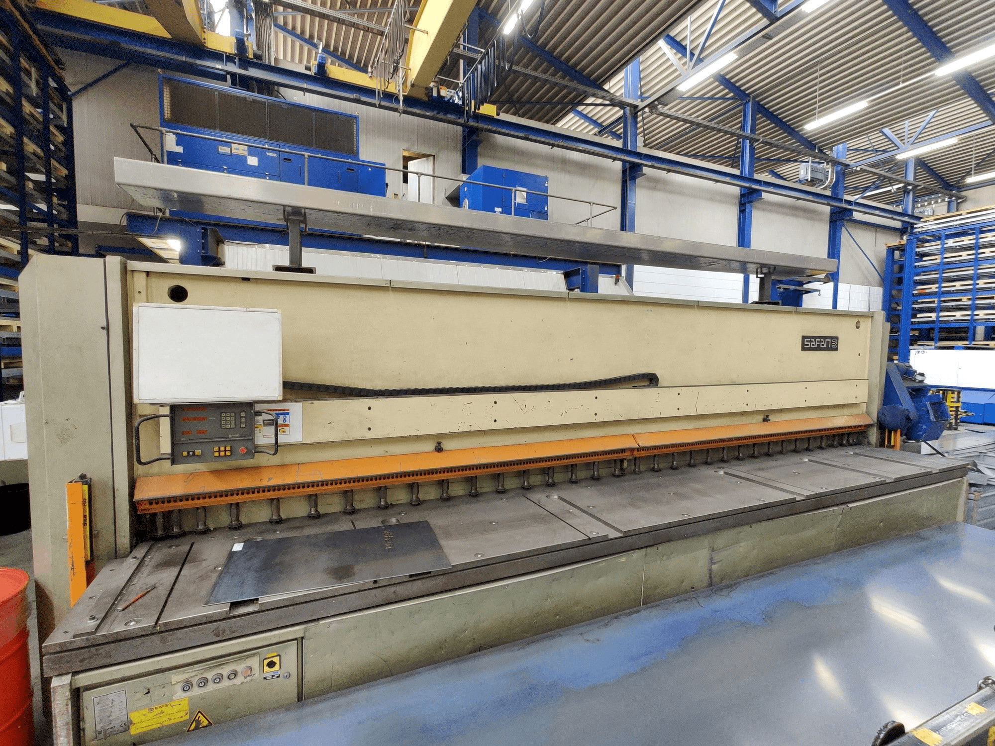 Вид станка Safan HVR610-10 спереди