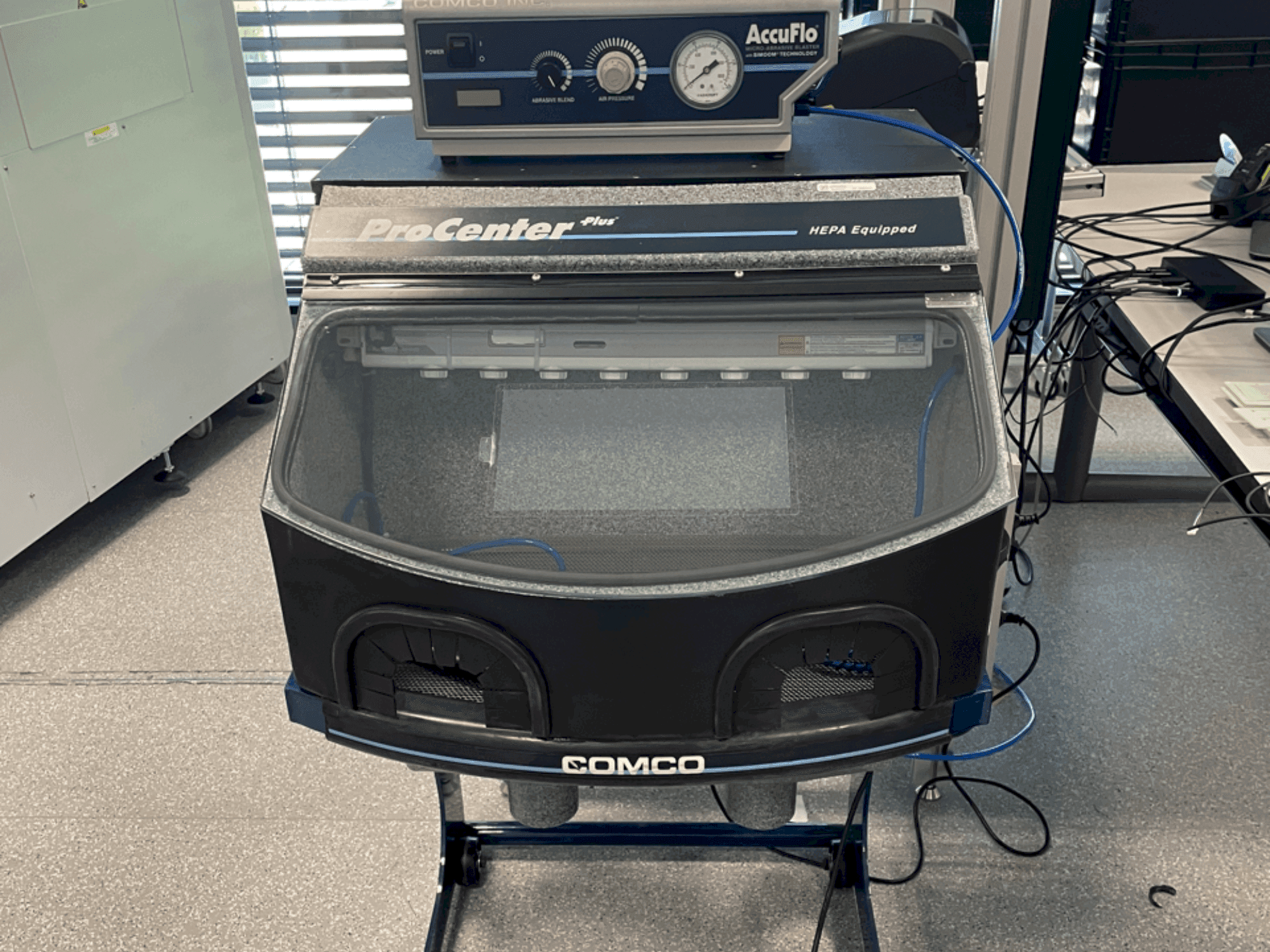 Вид станка COMCO CTR201-2 спереди