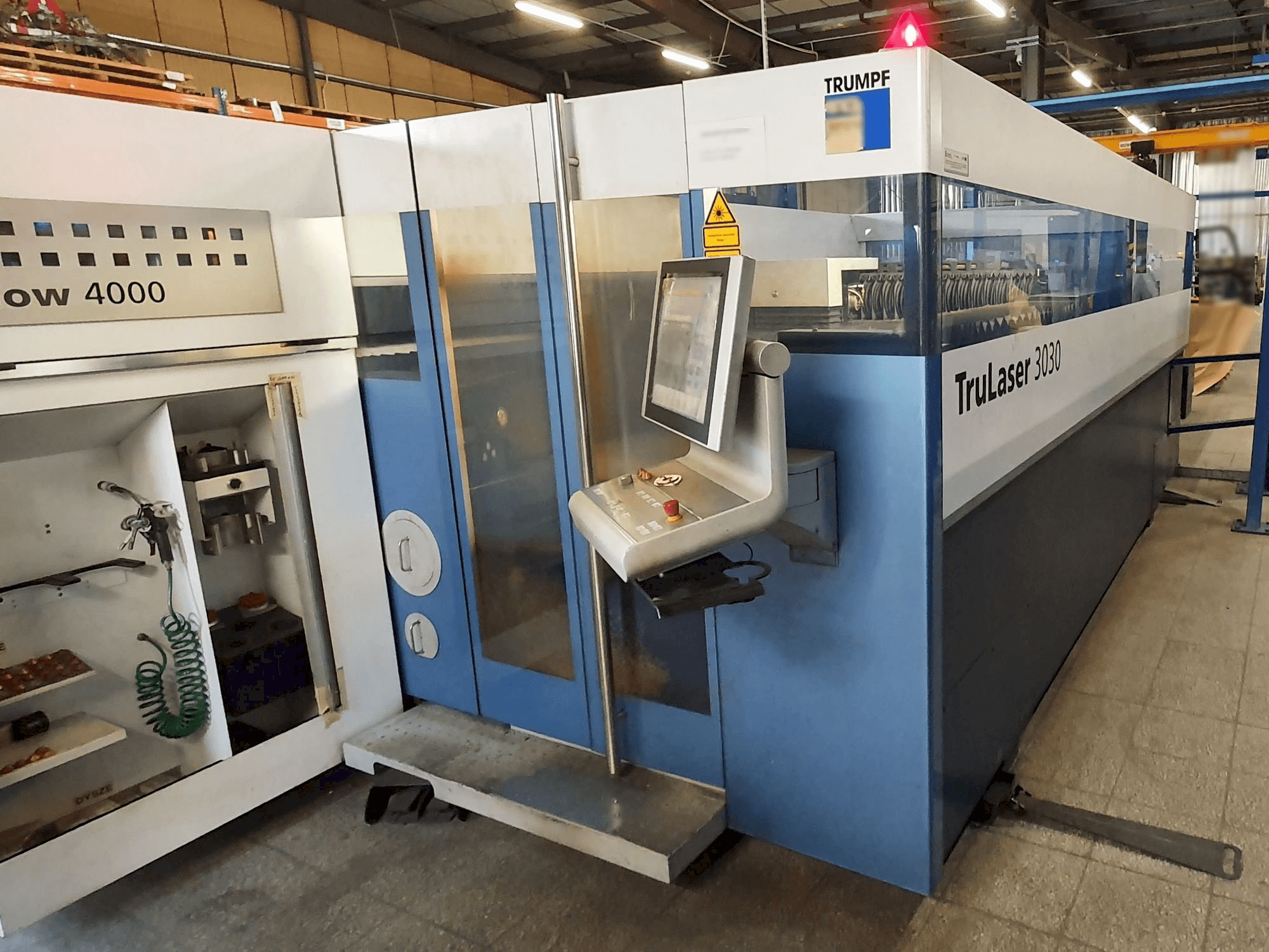 Вид станка Trumpf TruLaser 3030 спереди