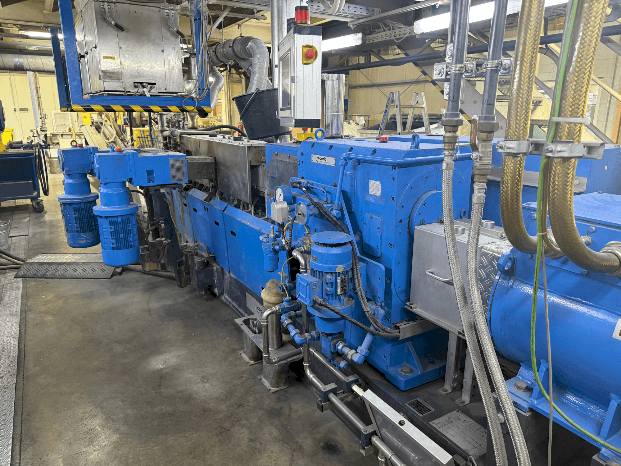 Вид станка COPERION ZSK 50 MCC+ спереди