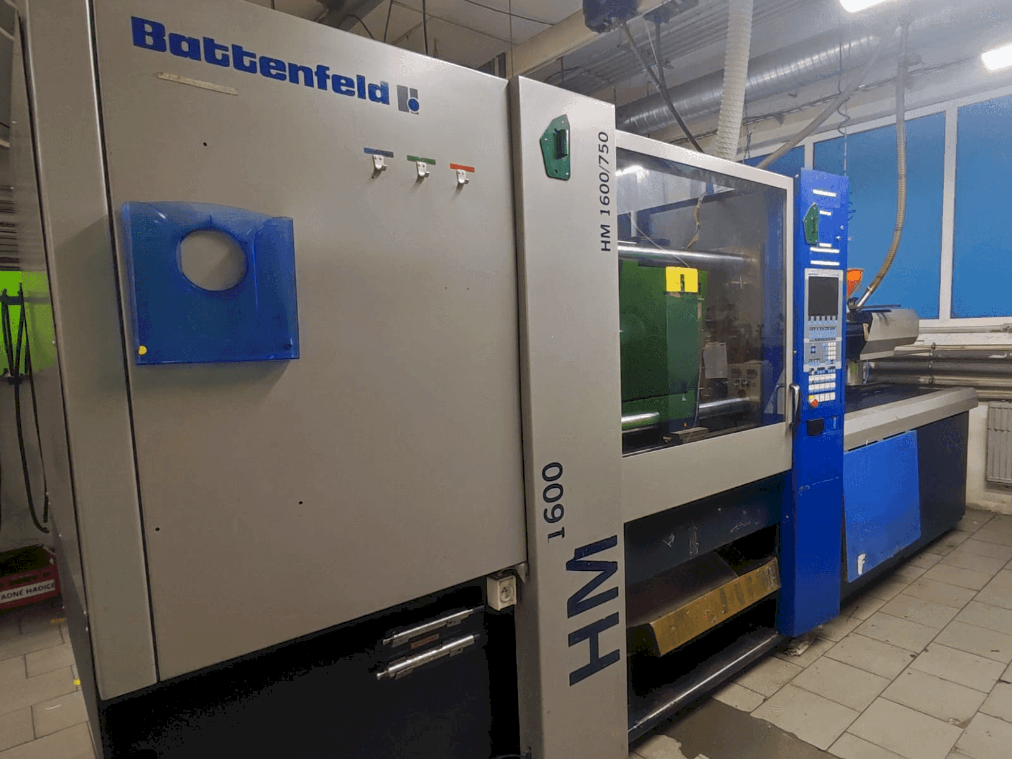 Вид станка Battenfeld HM 1600/750 спереди
